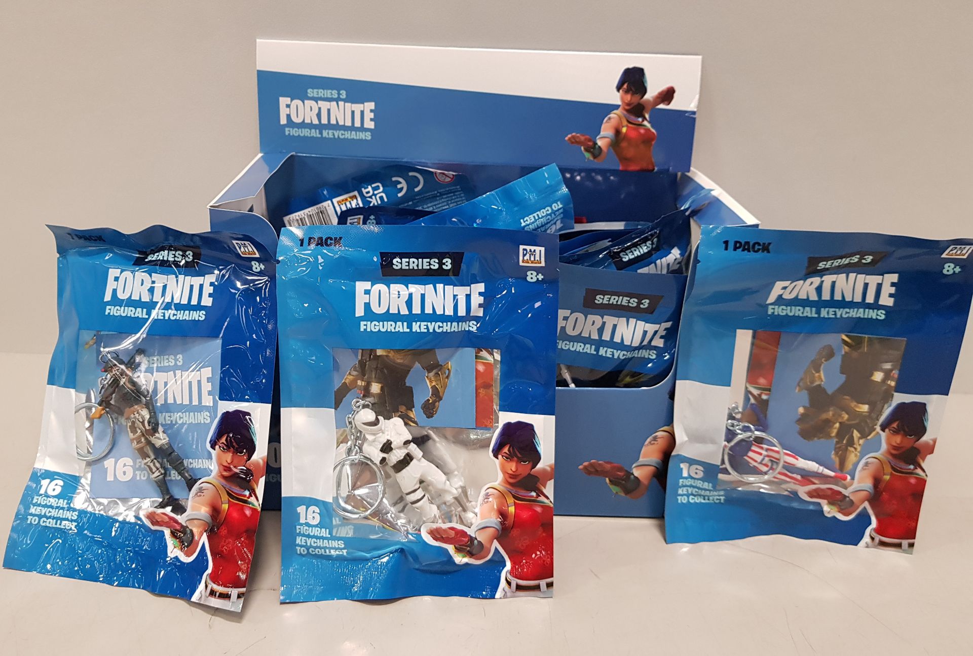 96 X BRAND NEW SERIES 3 FORTNITE 3D KEYCHAINS - CHARACTER FIGURES - IN DISPLAY BOX OF 24 PCS - IN - Image 2 of 4