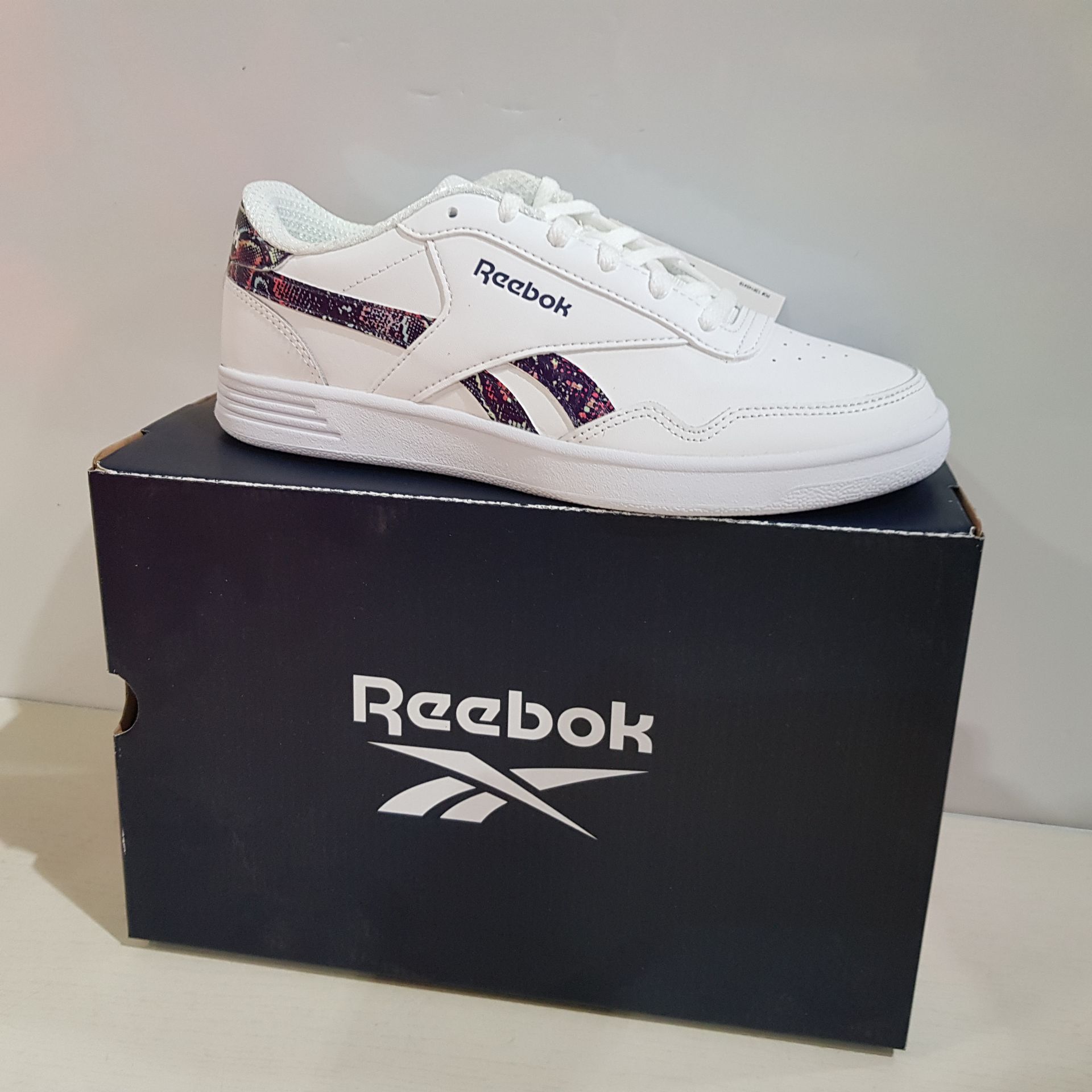 5 X BRAND NEW & BOXED REEBOK ROYAL TECHQUE T SHOES IN WHITE AND SPLATTER - ALL IN SIZE UK 5