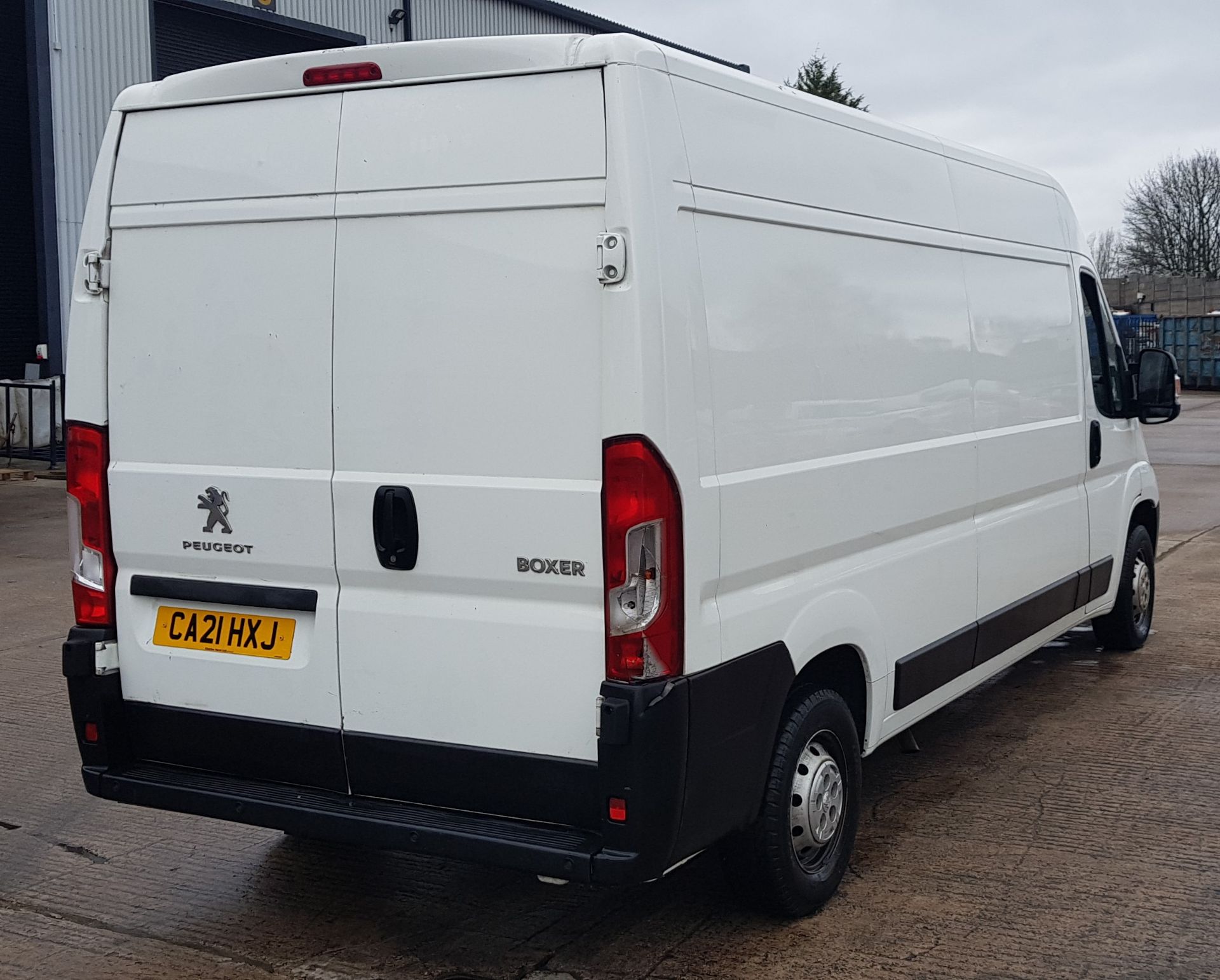 WHITE PEUGEOT BOXER 335 PRO L3H2 BHDI PANEL VAN 2200CC REG : CA21HXJ MILEAGE: 64,138 VIN NUMBER: - Image 4 of 19