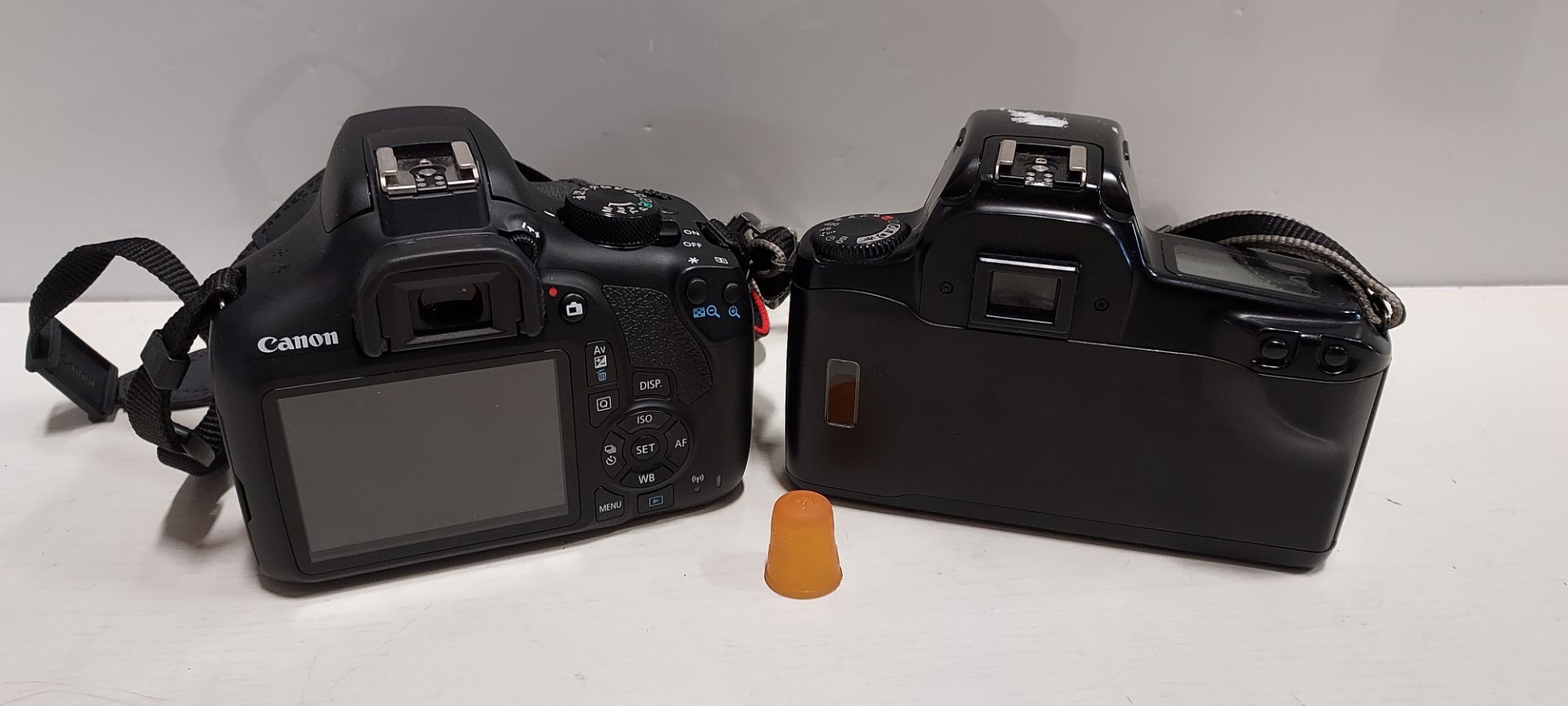 2 X MIXED CAMERA LOT TO INCLUDE 1X CANON E0S 1000F, 1X CANON EOS 1300D DIGITAL CAMERA - Image 2 of 2