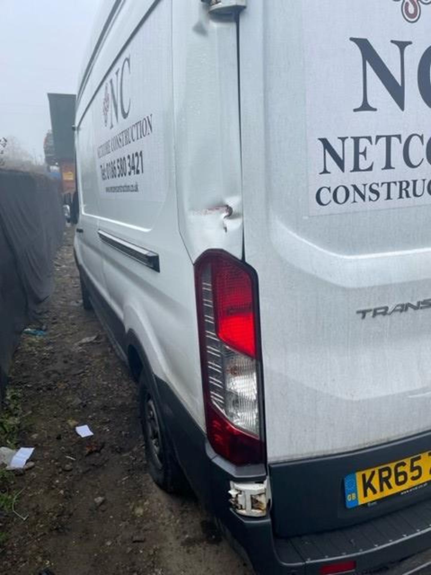 **** PLEASE NOTE THIS VEHICLE IS SITUATED IN CROYDON**** WHITE FORD TRANSIT 310 DIESEL PANEL VAN - Image 4 of 11