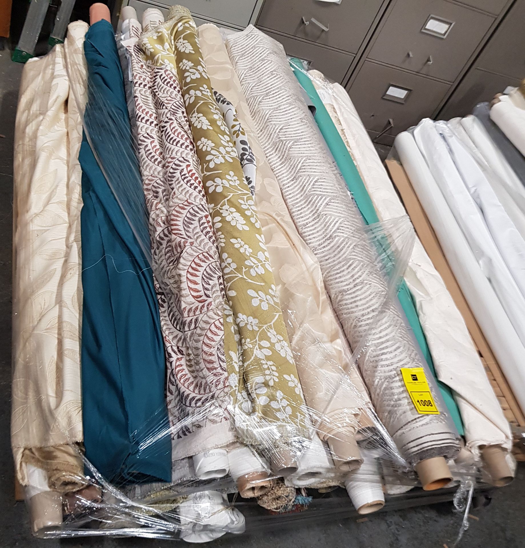 APPROX 30 X BRAND NEW FULL & PART ROLLS OF CURTAIN / LINING MATERIAL IN VARIOUS LENGTHS, DESIGNS &