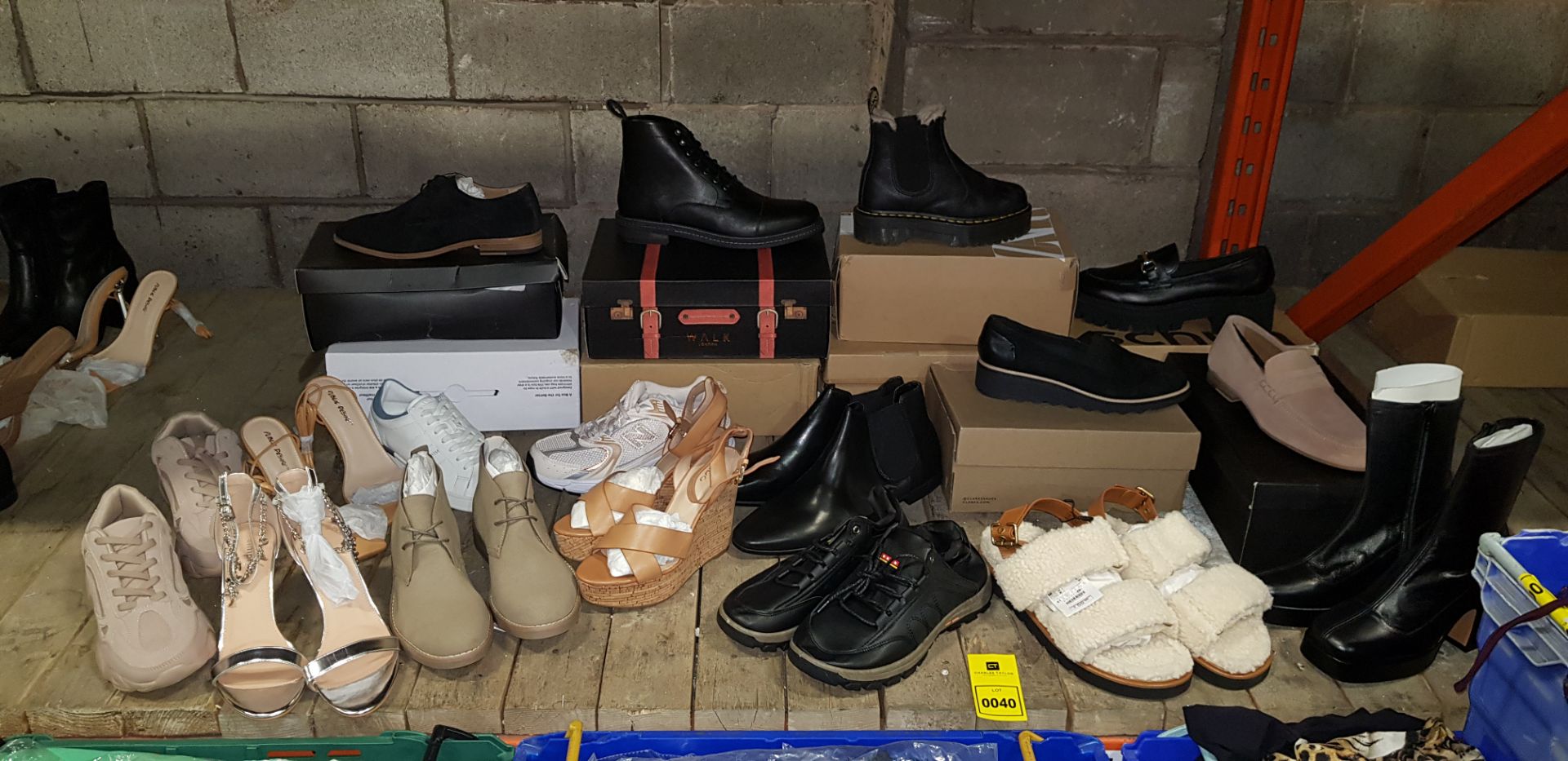 18 X PIECE BRAND NEW MIXED SHOE LOT CONTAINING NEW BALANCE TRAINERS, ZARA BOOTS, ZARA FAUX FUR