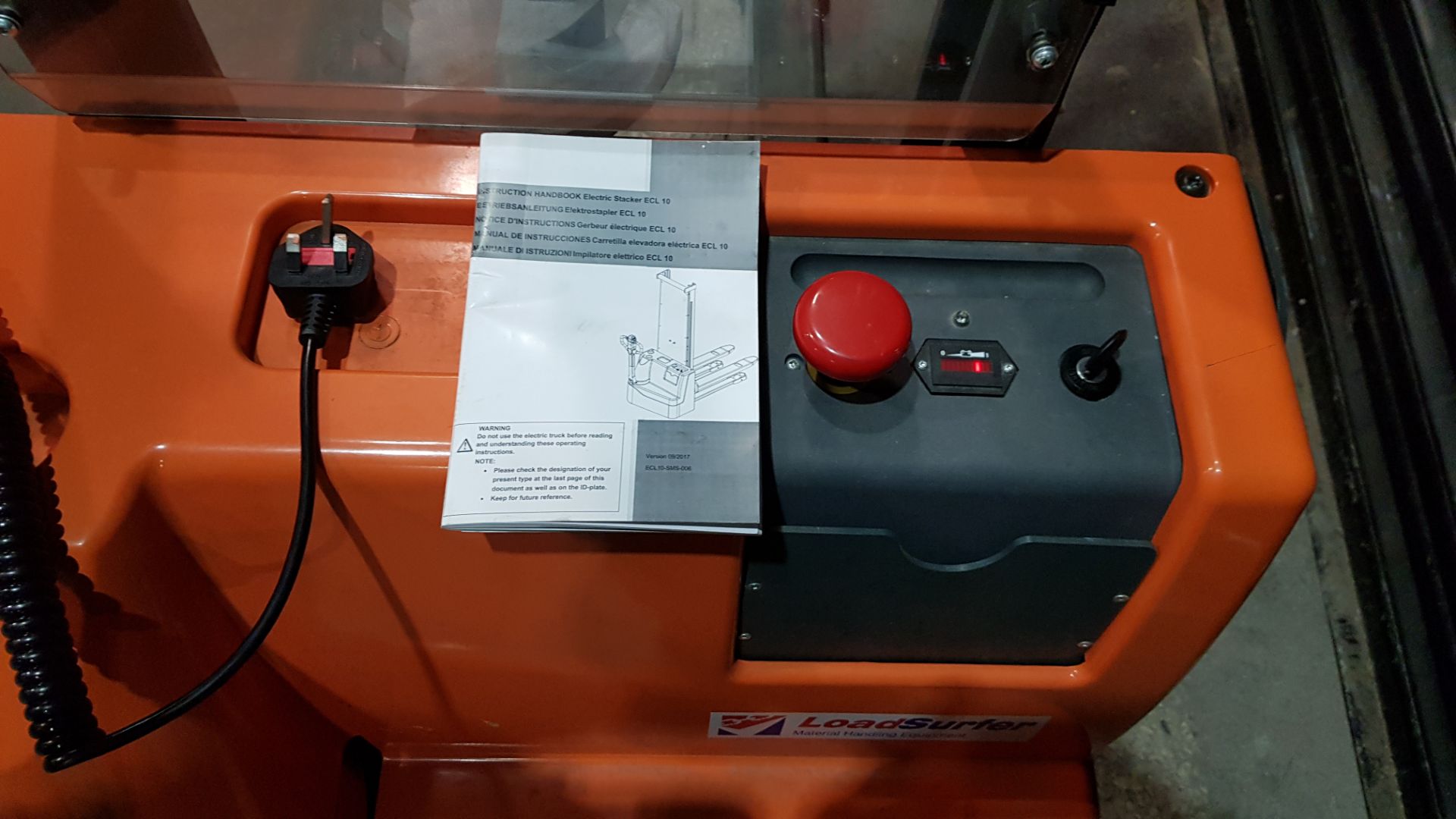 TACKLESTONE TYPE ECL10 PEDESTRIAN ELECTRIC STACKER (YOM 2018) 240V WITH KEY & INSTRUCTION MANUAL - Image 3 of 5