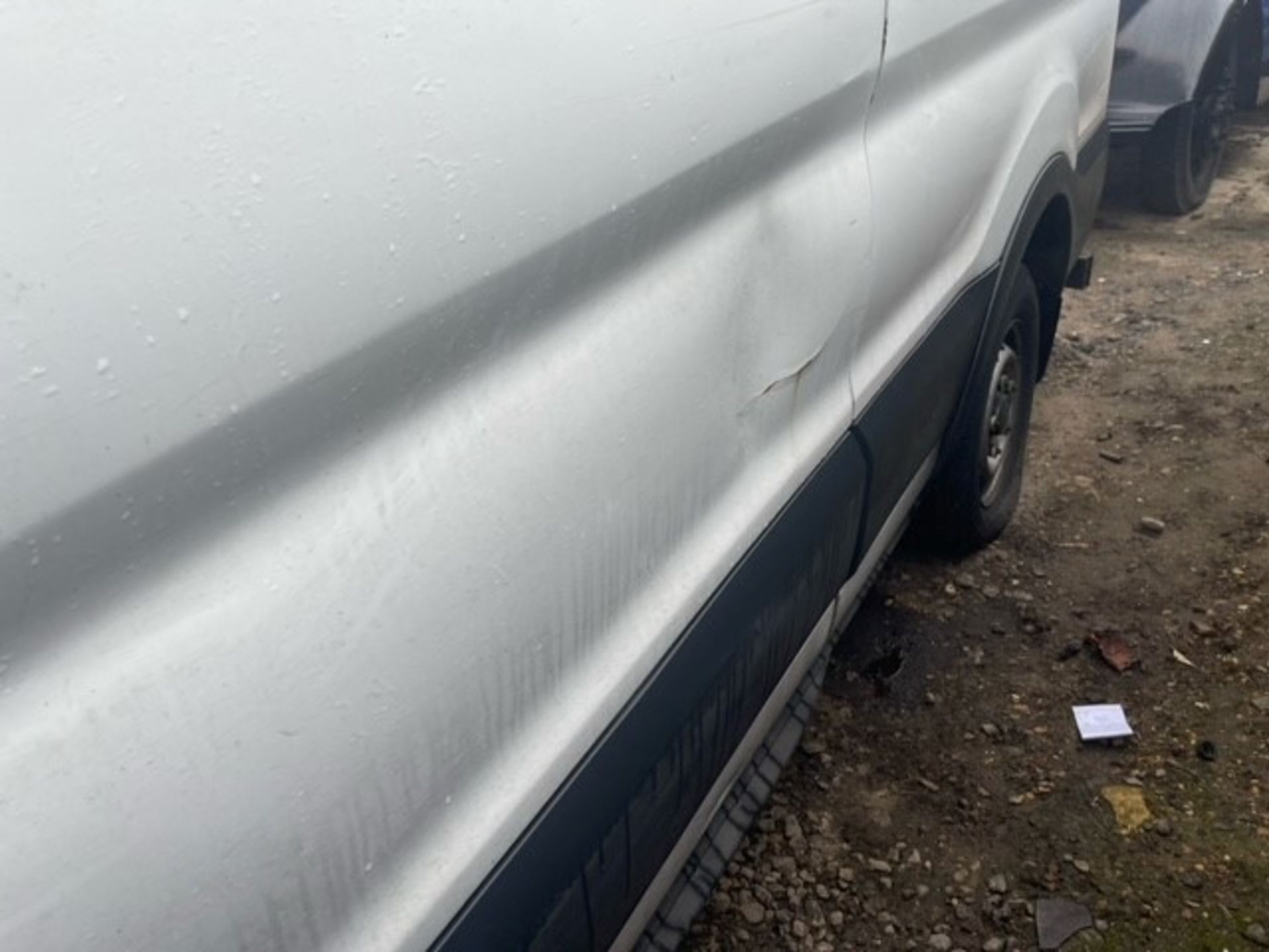 **** PLEASE NOTE THIS VEHICLE IS SITUATED IN CROYDON**** WHITE FORD TRANSIT 310 DIESEL PANEL VAN - Image 8 of 11