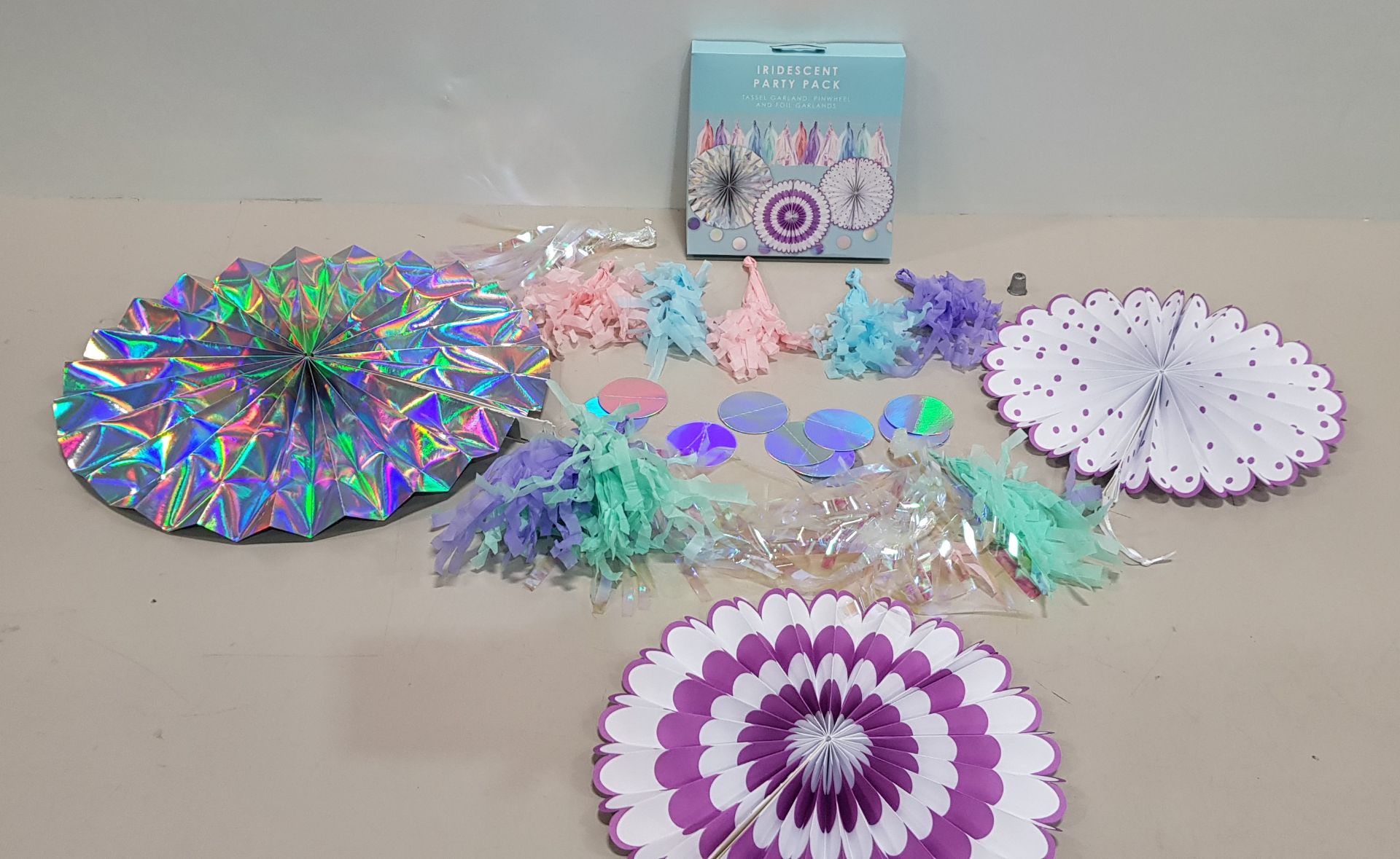 624 X BRAND NEW IRIDESCENT PARTY PACK CONTAINING TASSEL GARLAND, PINWHEEL AND FOIL GARLANDS 13