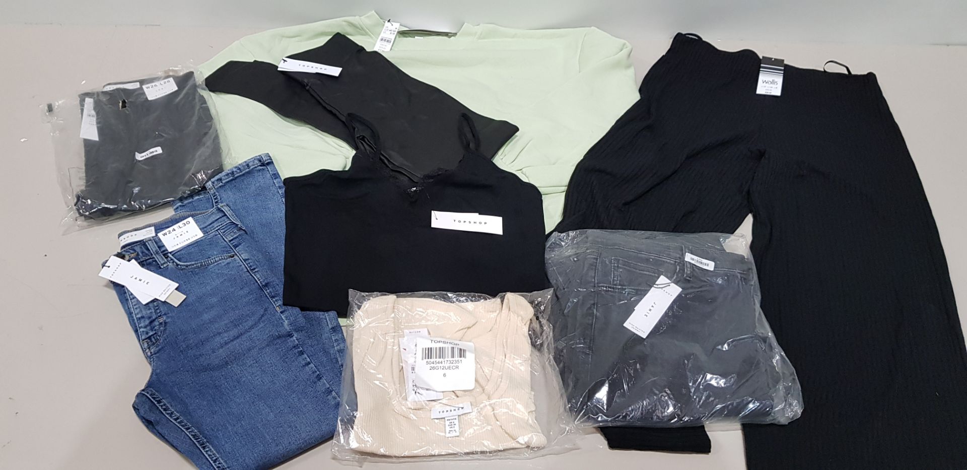 30 X BRAND NEW MIXED CLOTHING LOT CONTAINING TOPSHOP FAUX LEATHER LEGGINS ( SIZE UK 6 ) - TOPSHOP