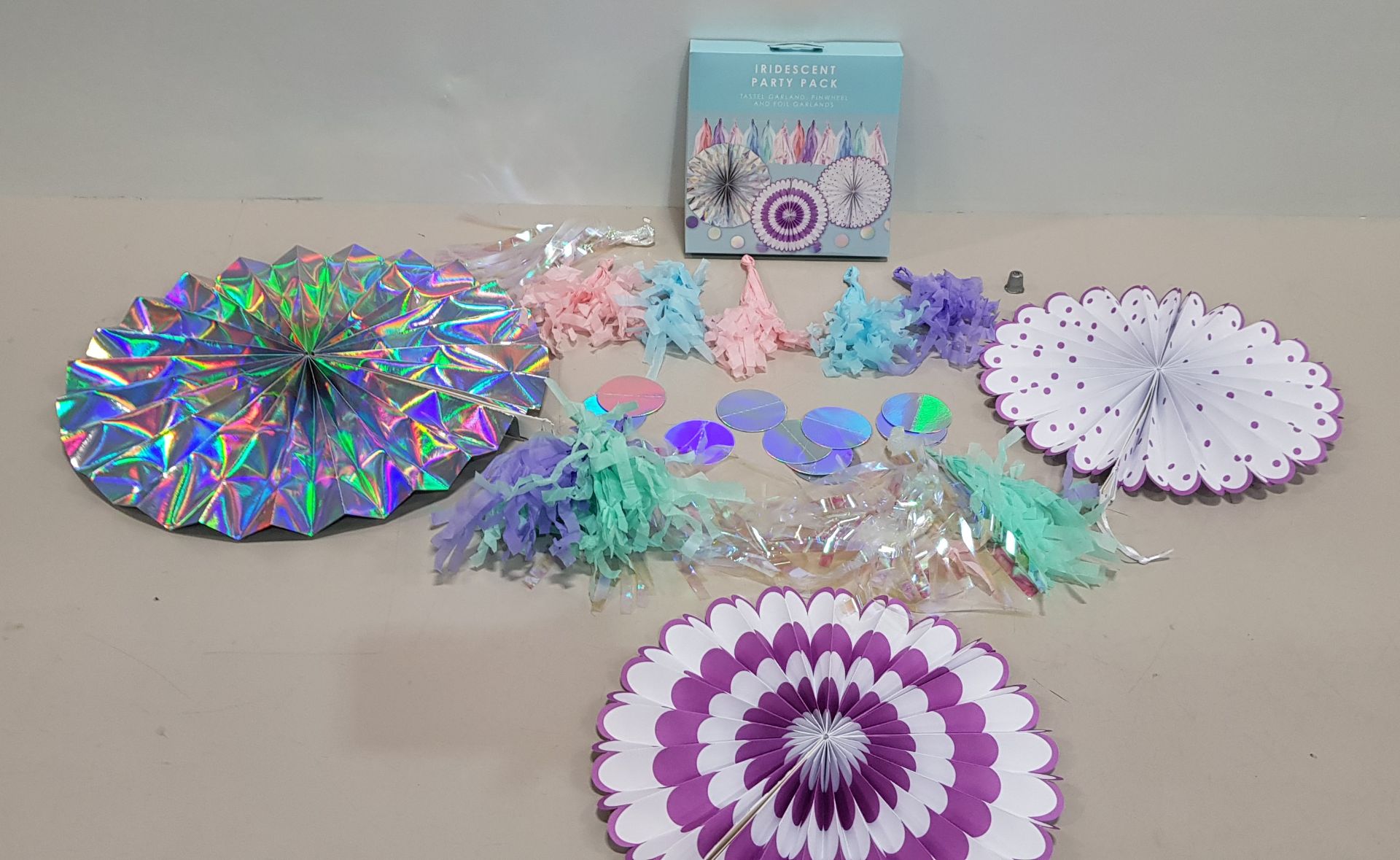 624 X BRAND NEW IRIDESCENT PARTY PACK CONTAINING TASSEL GARLAND, PINWHEEL AND FOIL GARLANDS 13