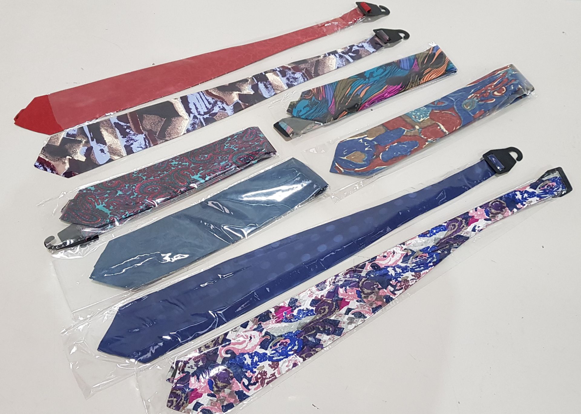 576 X BRAND NEW 100% SILK TIES - IN VARIOUS STYLES AND COLOURS - IN 24 INNER BOXES - ALL IN 1 - Image 2 of 3