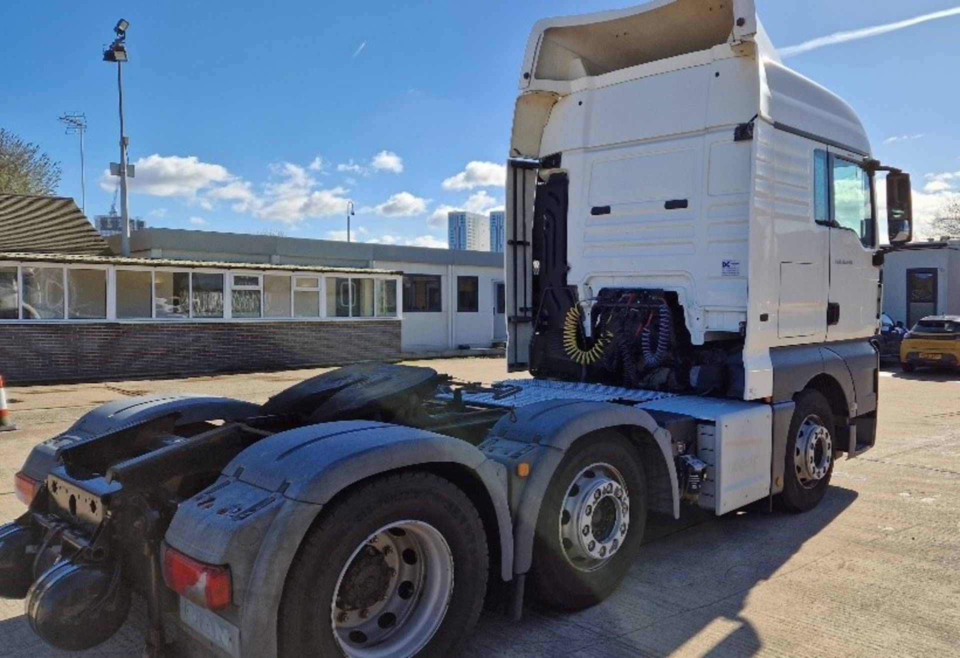 WHITE MAN TGX 26.440 TRACTOR HAULAGE UNIT, REG NO: DA65 KVS, ENGINE SIZE: 12419CC, DATE OF - Image 4 of 14