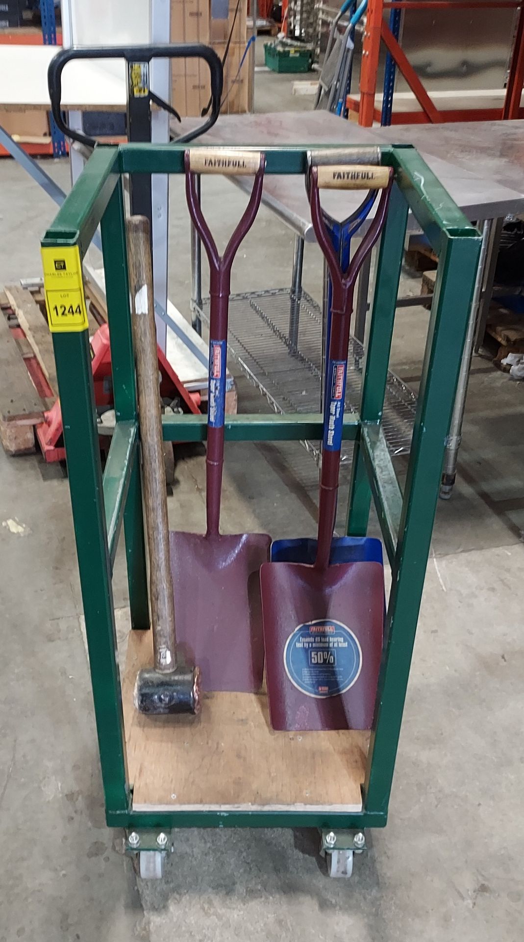 5 PIECE LOT CONTAINING 1 X HEAVY DUTY TROLLEY WITHOUT HANDLE / 1 X COPPER HEAD SLEDGE HAMMER