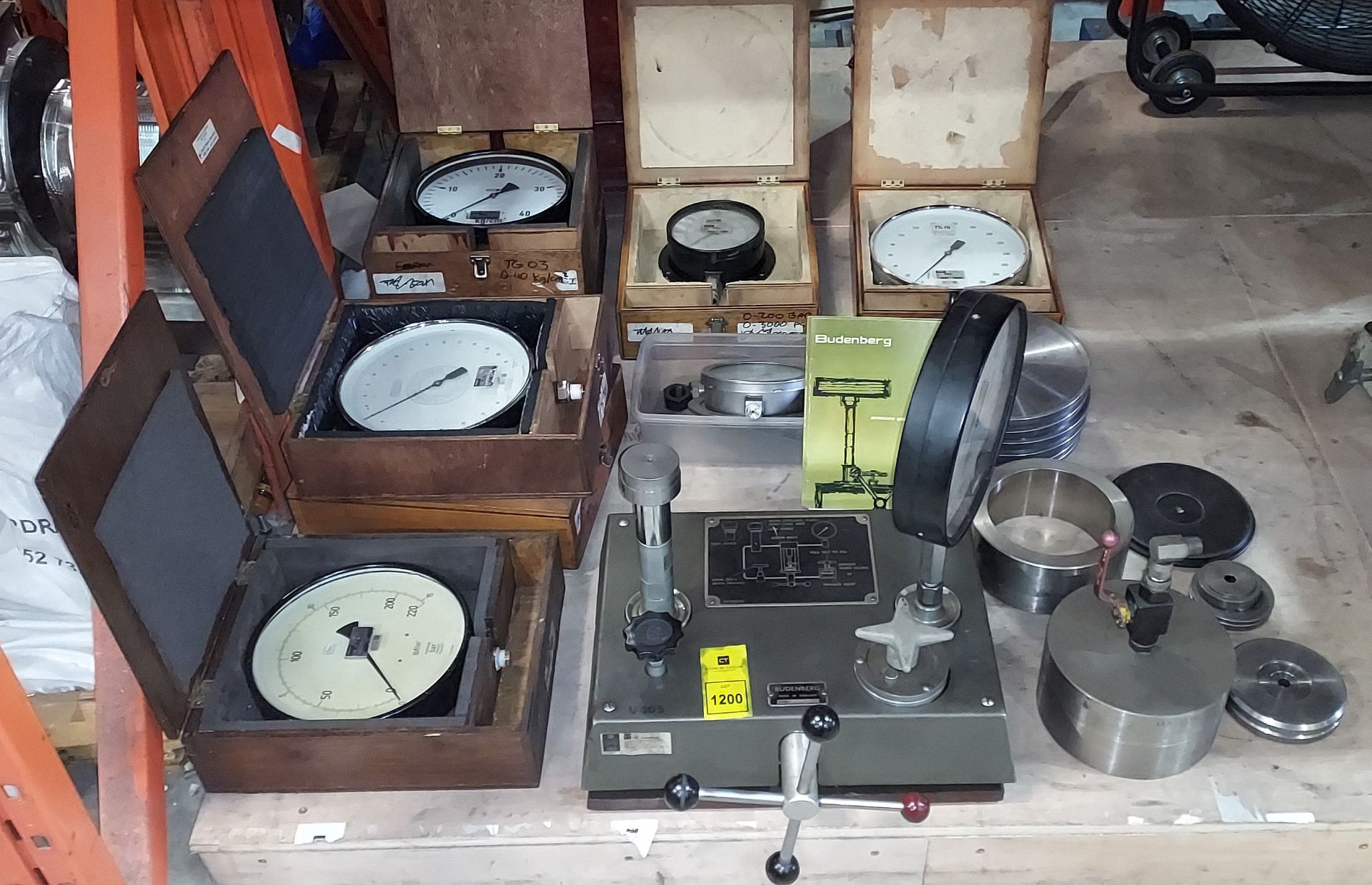 15 PIECE BUDENBERG PRESSURE TEST EQUIPMENT LOT CONTAINING HYDRAULIC DEAD WEIGHT TESTER ( S.N -