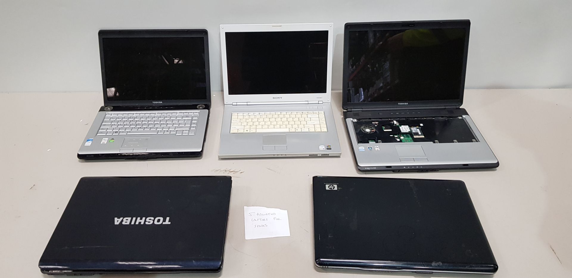 5 X ASSORTED LAPTOPS FOR SPARES - TO INCLUDE TOSHIBA / HP / TOSHIBA / SONY / TOSHIBA