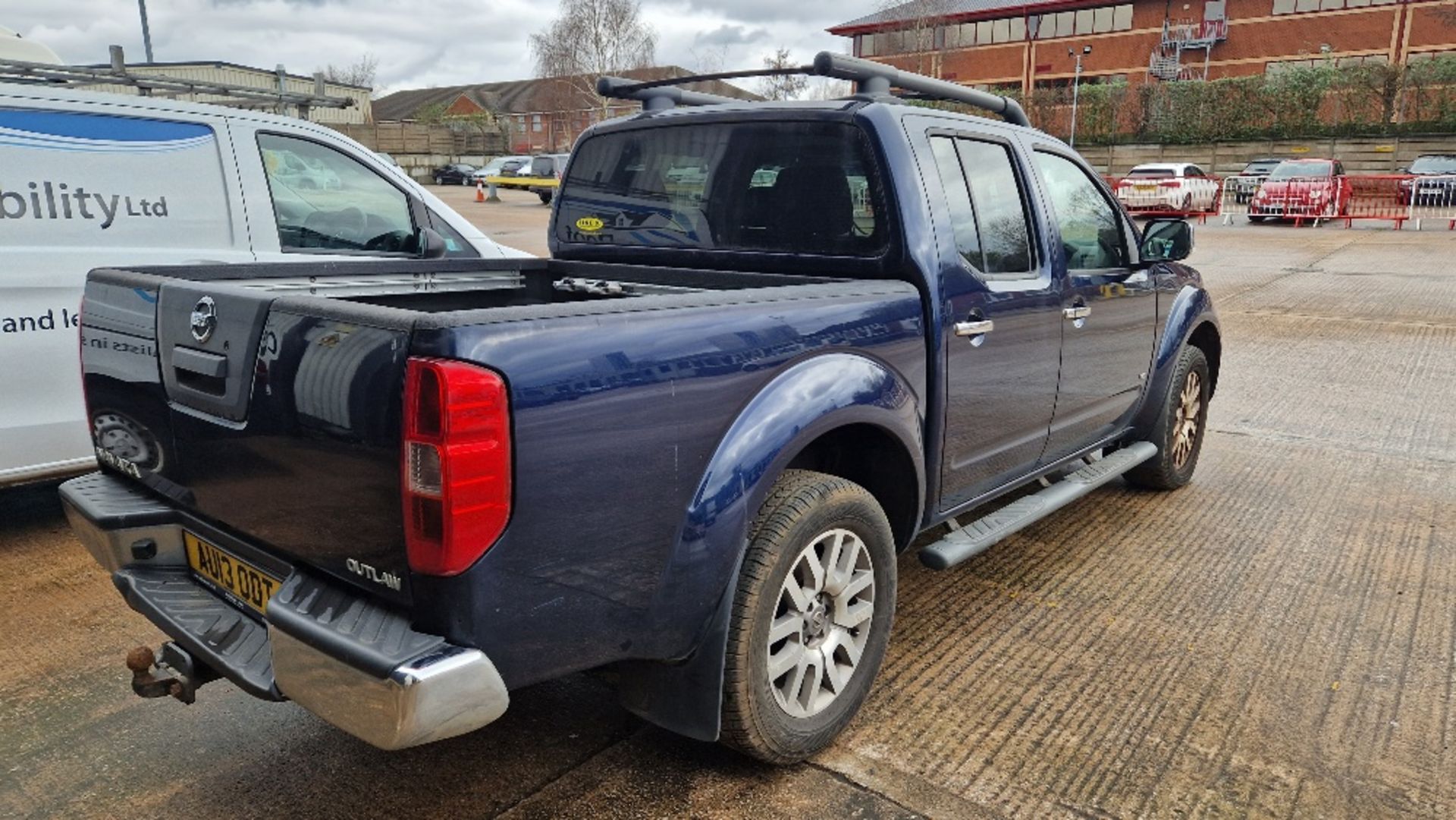 BLUE NISSAN NAVARA OUTLAW DCI AUTO, REG NO: AU13 ODT, ENGINE SIZE: 2991CC, 1ST REGISTERED: 28/03/ - Image 4 of 9