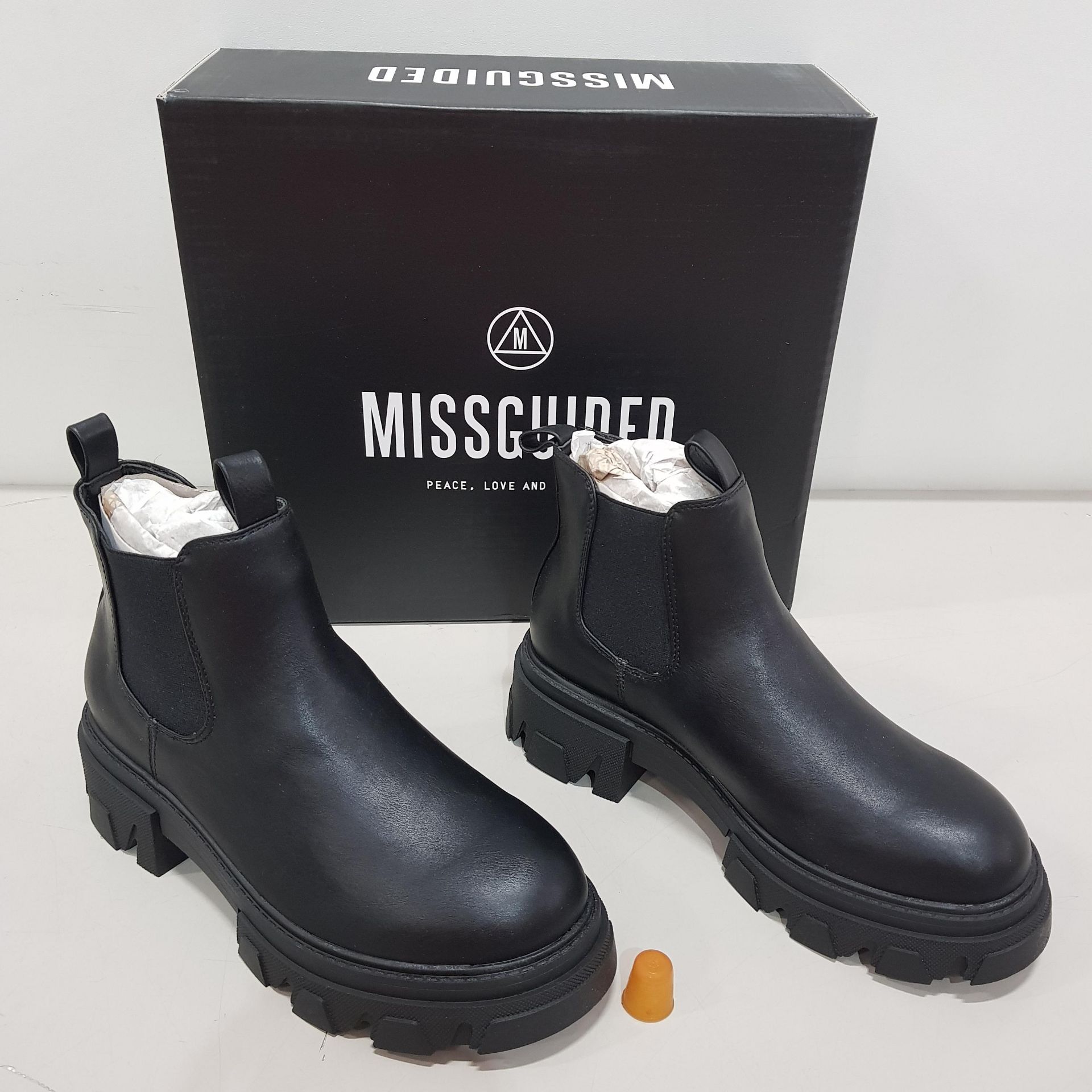 15 X BRAND NEW MISSGUIDED BLACK FAUX LEATHER CHUNKY DOUBLE TAB CHELSEA BOOTS IN SIZE 6 - RRP-£45.