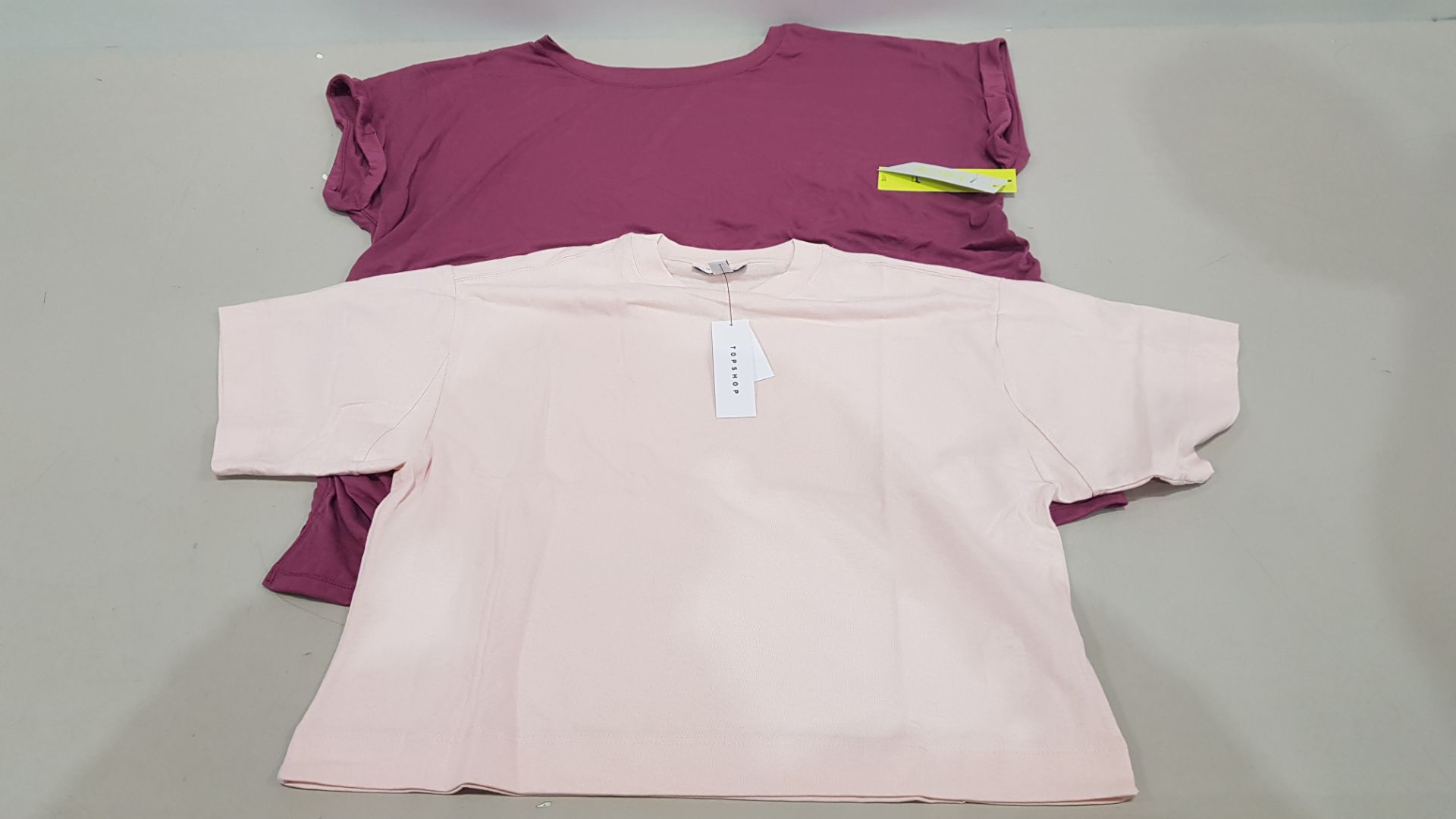 39 PCS OF BRAND NEW WOMENS RETAIL CLOTHING IE. 15 X GEORGE ACTIVE PLUM COLOURED T-SHIRTS (SIZE XS)