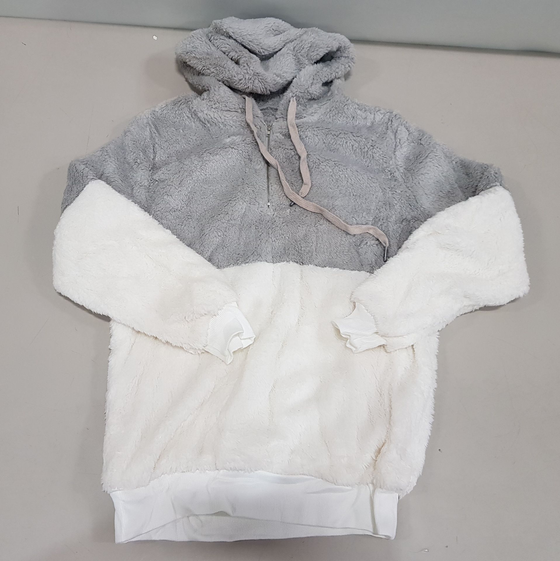 40 X BRAND NEW BWIV WOMANS BAGGY FLUFFY QUARTER ZIP HOODED SWEATSHIRTS ALL IN PURE WHITE AND LIGHT