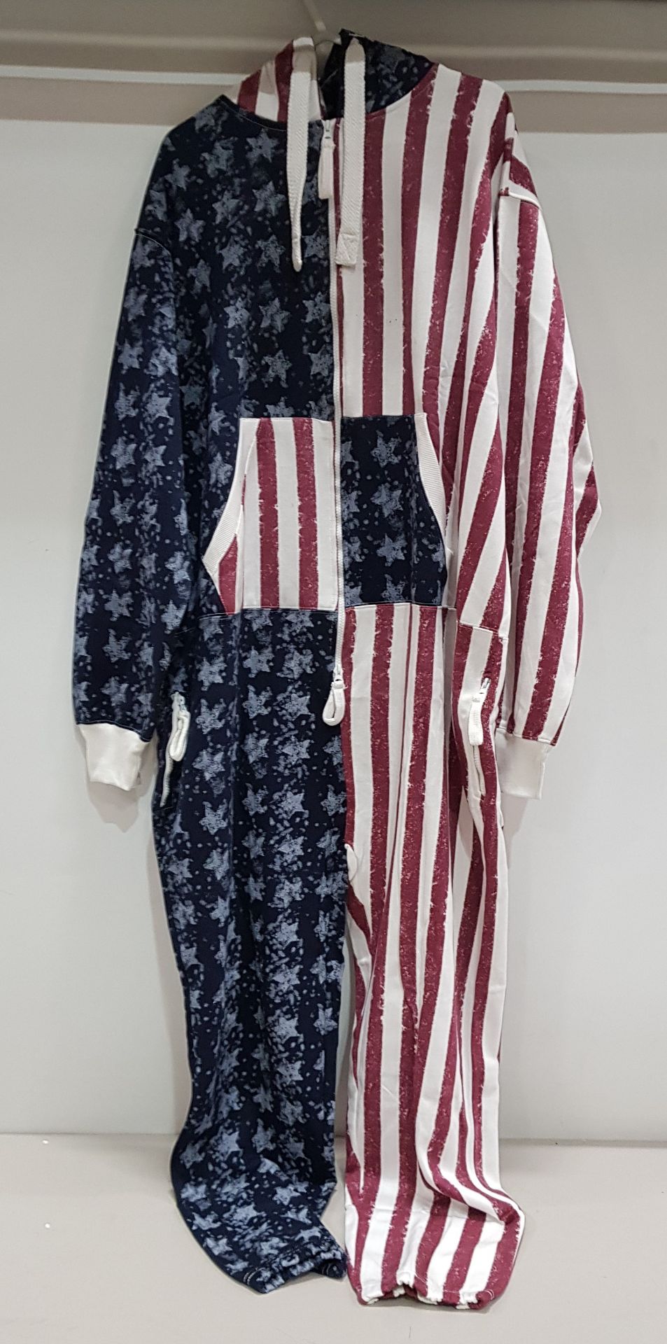 20 X BRAND NEW UNISEX ONESIE - AMERICA FLAG PRINT - STARS AND STRIPES - OFF WHITE COLOUR - ALL IN