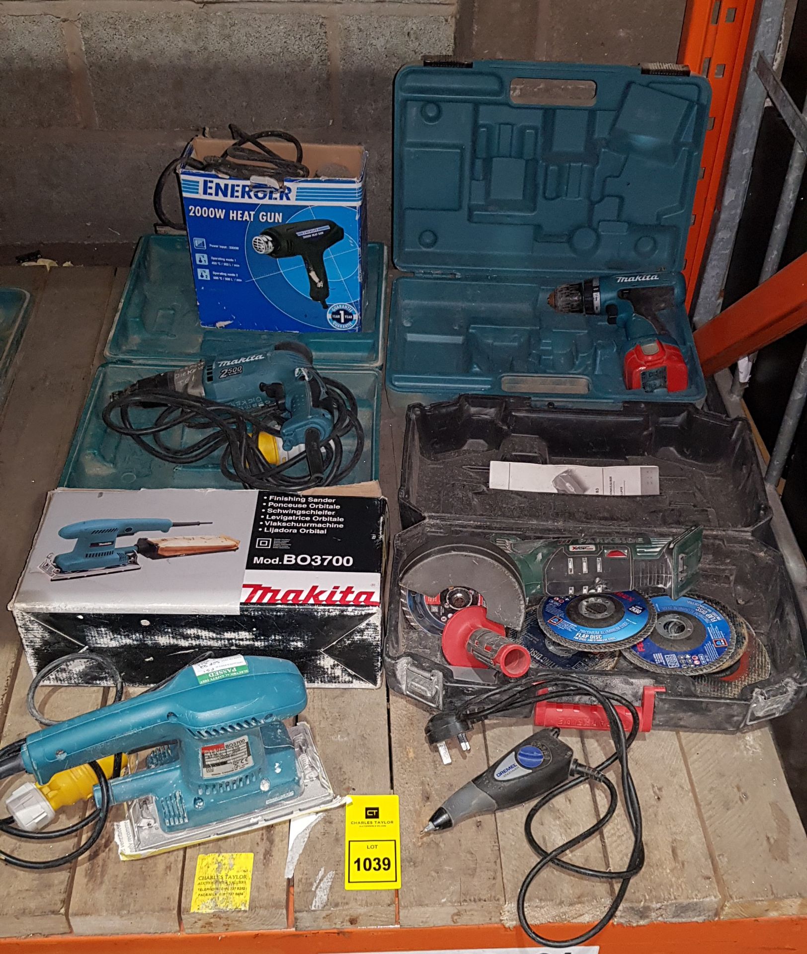 6 PIECE MIXED TOOL LOT CONTAINING 1 X MAKITA DRILL (6270D) - INCLUDES BATTERY / 1 X MAKITA ( FS2500)