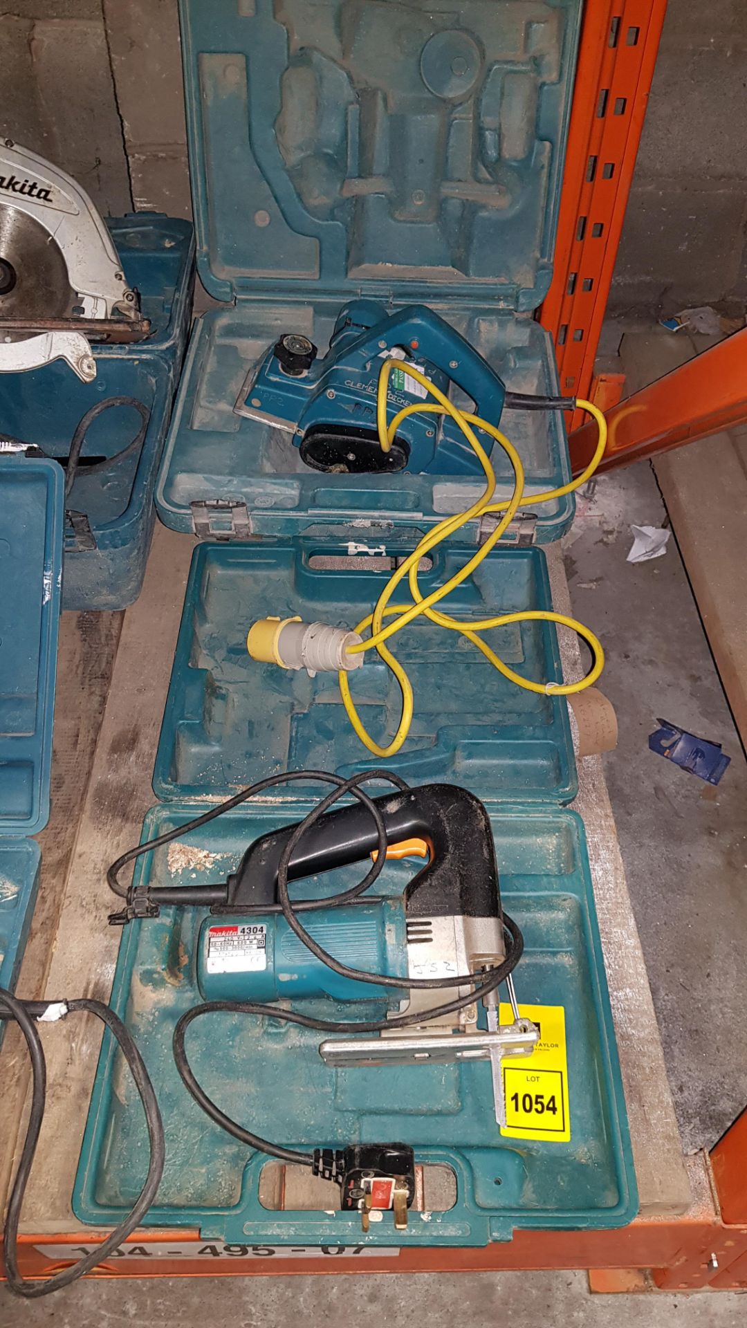2 PIECE MIXED TOOL LOT CONTAINING MAKITA JIG SAW ( 4304) AND 1 X MAKITA PLANER ( 1923 H ) - PLEASE