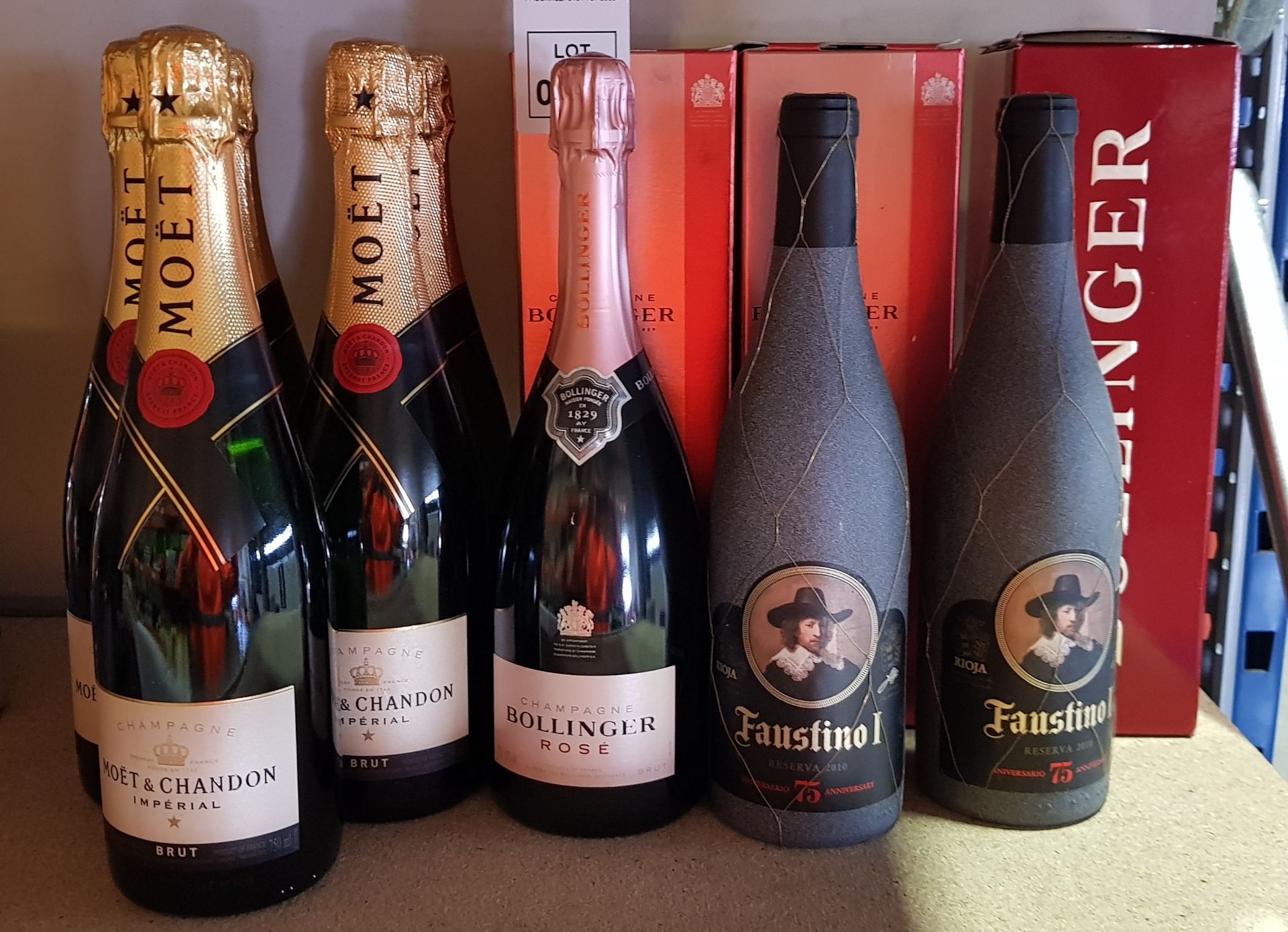 10 X MIXED BRAND NEW ALCOHOL LOT CONTAINING - 5X MOET & CHANDON CHAMPAGNE 750ML - 3X BOXED BOLLINGER