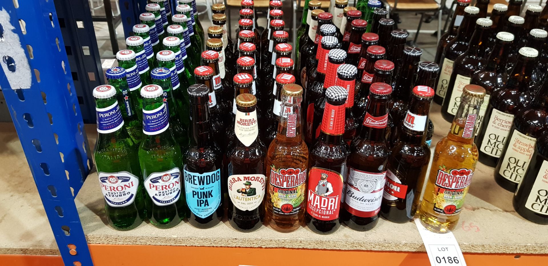 70 X BRAND NEW MIXED ALCOHOL LOT CONTAINING PERONI BEER 330ML - MAHOU BEER 330ML - BIRRA MORETTI