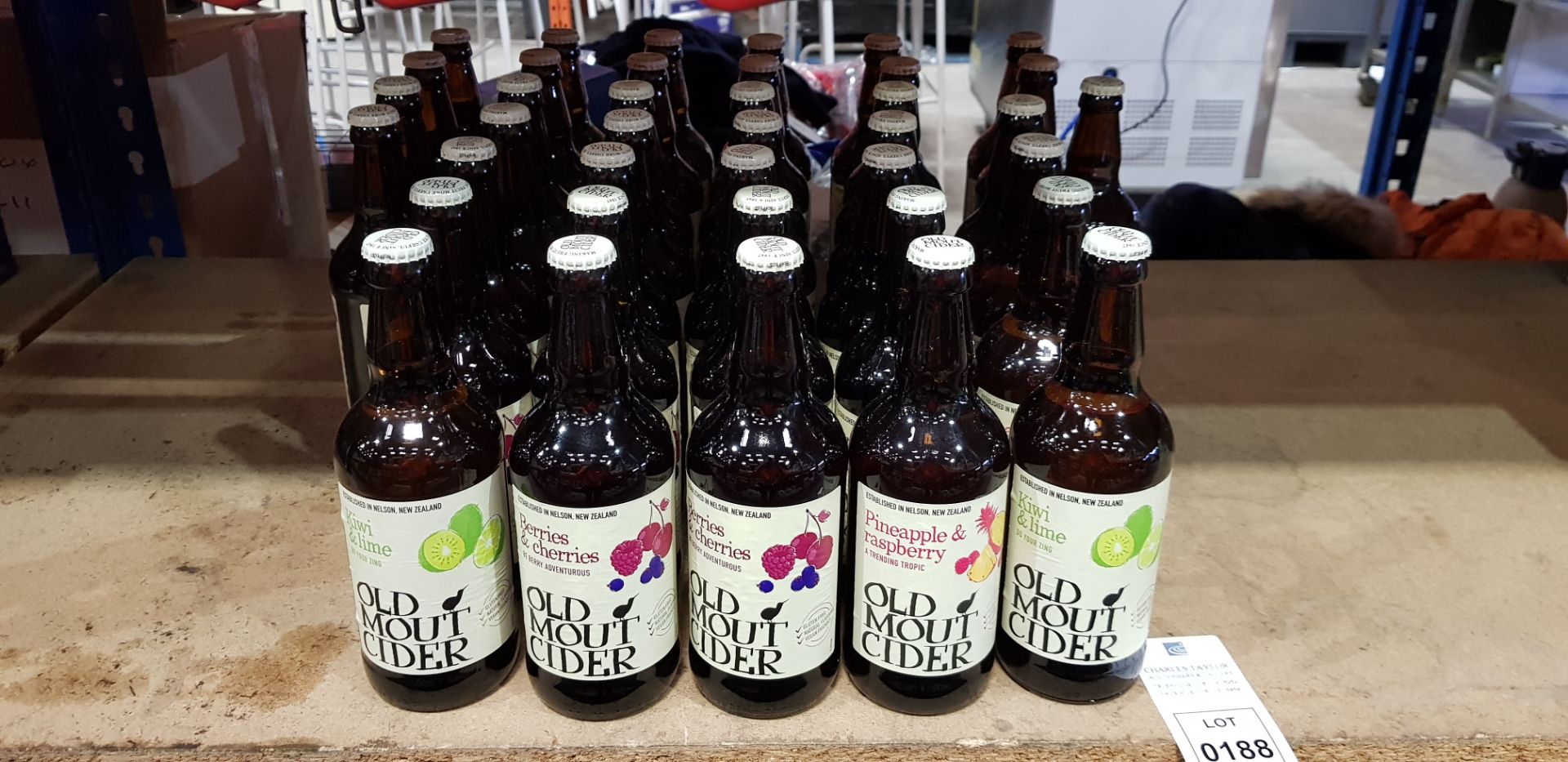 40 X BRAND NEW BOTTLES (500ML) OF OLD MOUNT CIDER IN VARIOUS FLAVOURS