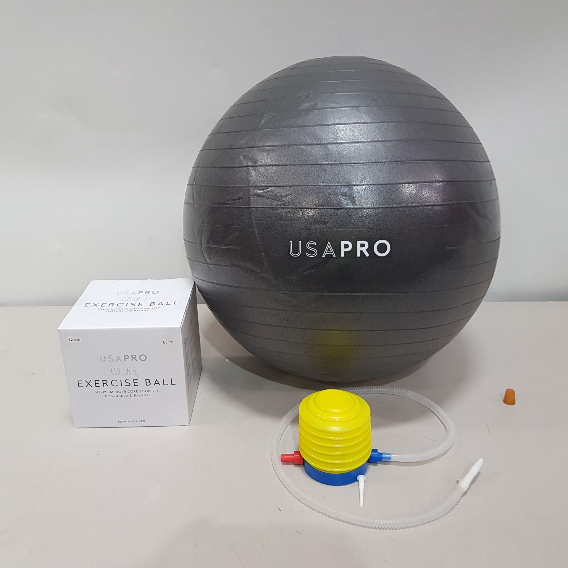 60 X BRAND NEW USA PRO EXERCISE BALL - INCLUDES PUMP - ALL IN SIZE 65 CM - RRP £ 17.99 EACH - IN 5