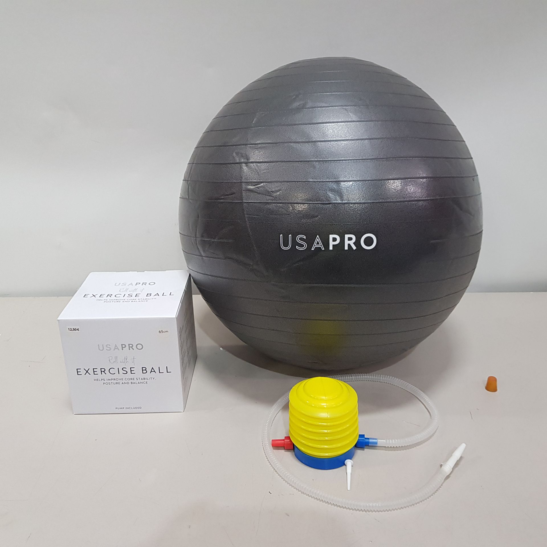 60 X BRAND NEW USA PRO EXERCISE BALL - INCLUDES PUMP - ALL IN SIZE 65 CM - RRP £ 17.99 EACH - IN 5