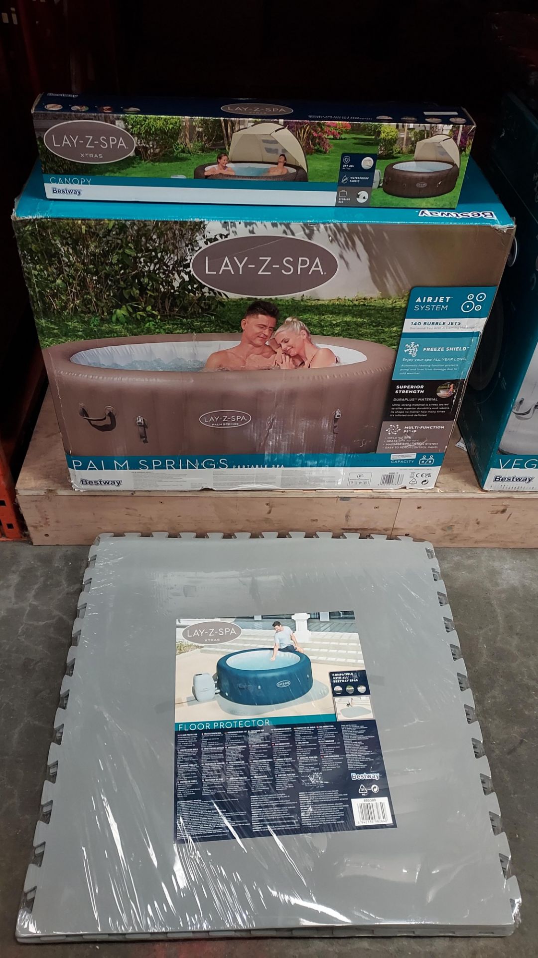 1 X BRAND NEW LAY-Z-SPA PALM SPRINGS PORTABLE SPA - AIR JET SYSTEM - WITH DIGITAL CONTROL PANEL -140 - Image 5 of 5