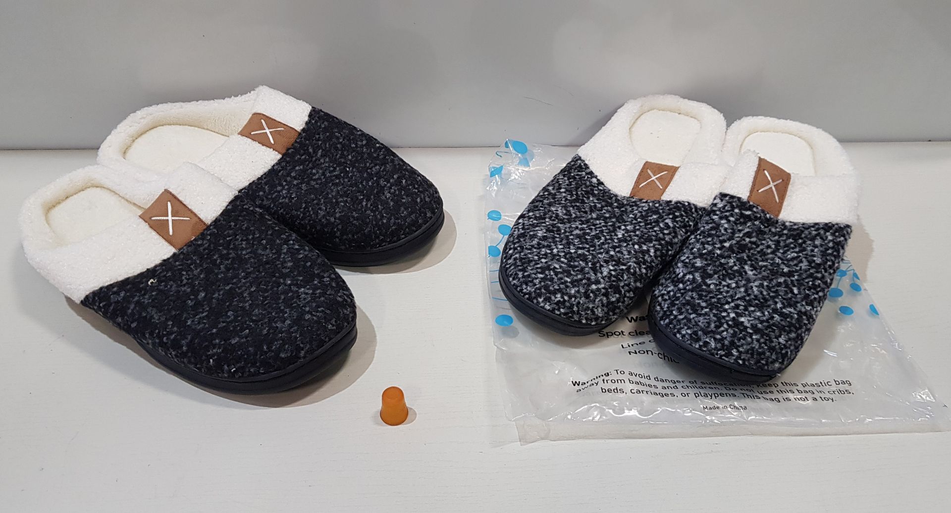 20 X BRAND NEW AGAINCARE MENS FLUFFY SLIPPERS - ALL IN BLACK AND BLACK AND WHITE - IN SIZES UK 9 -