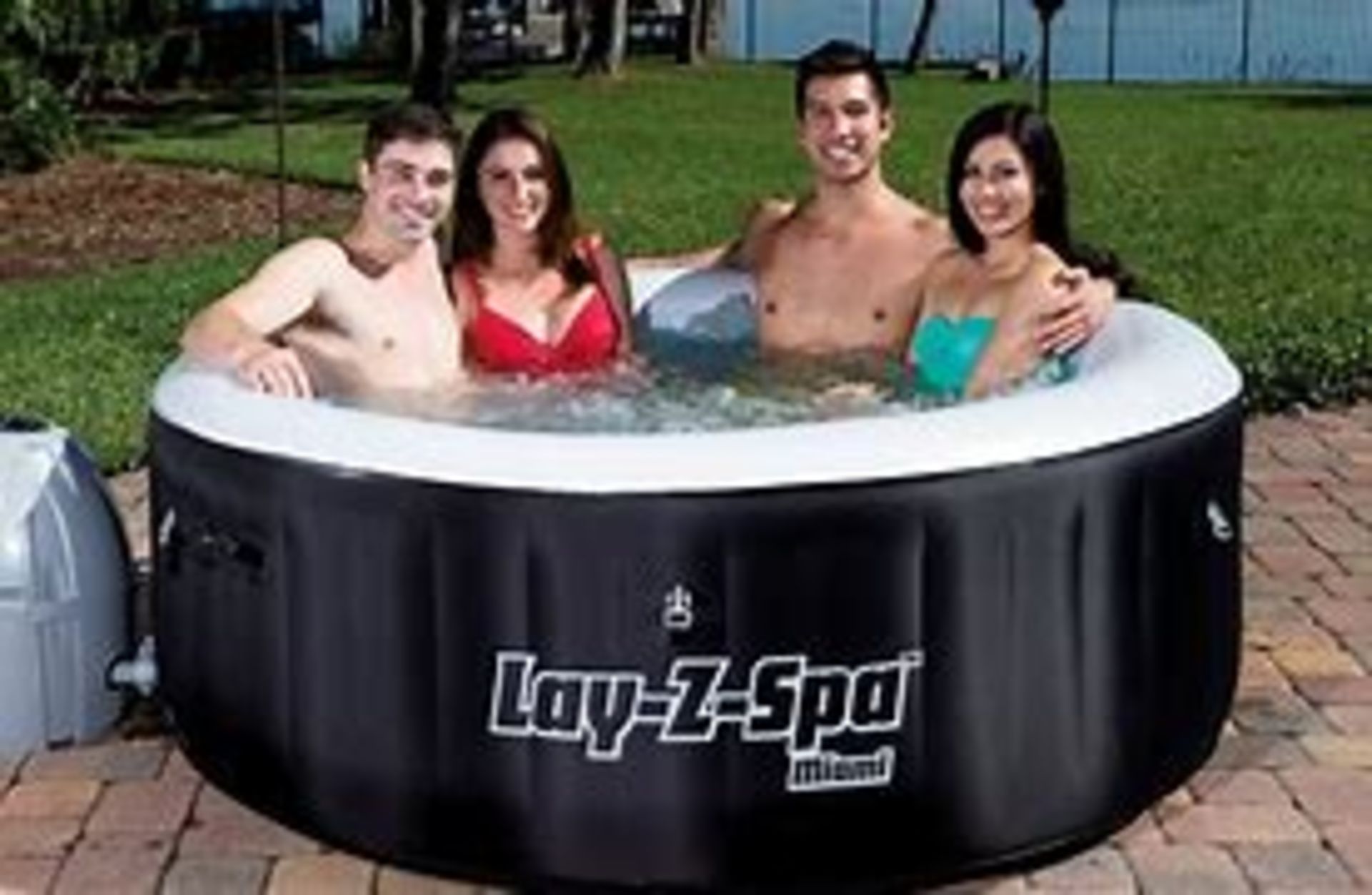 1 X BRAND NEW LAY-Z-SPA MIAMI PORTABLE SPA - AIR JET SYSTEM - WITH DIGITAL CONTROL PANEL -120 BUBBLE