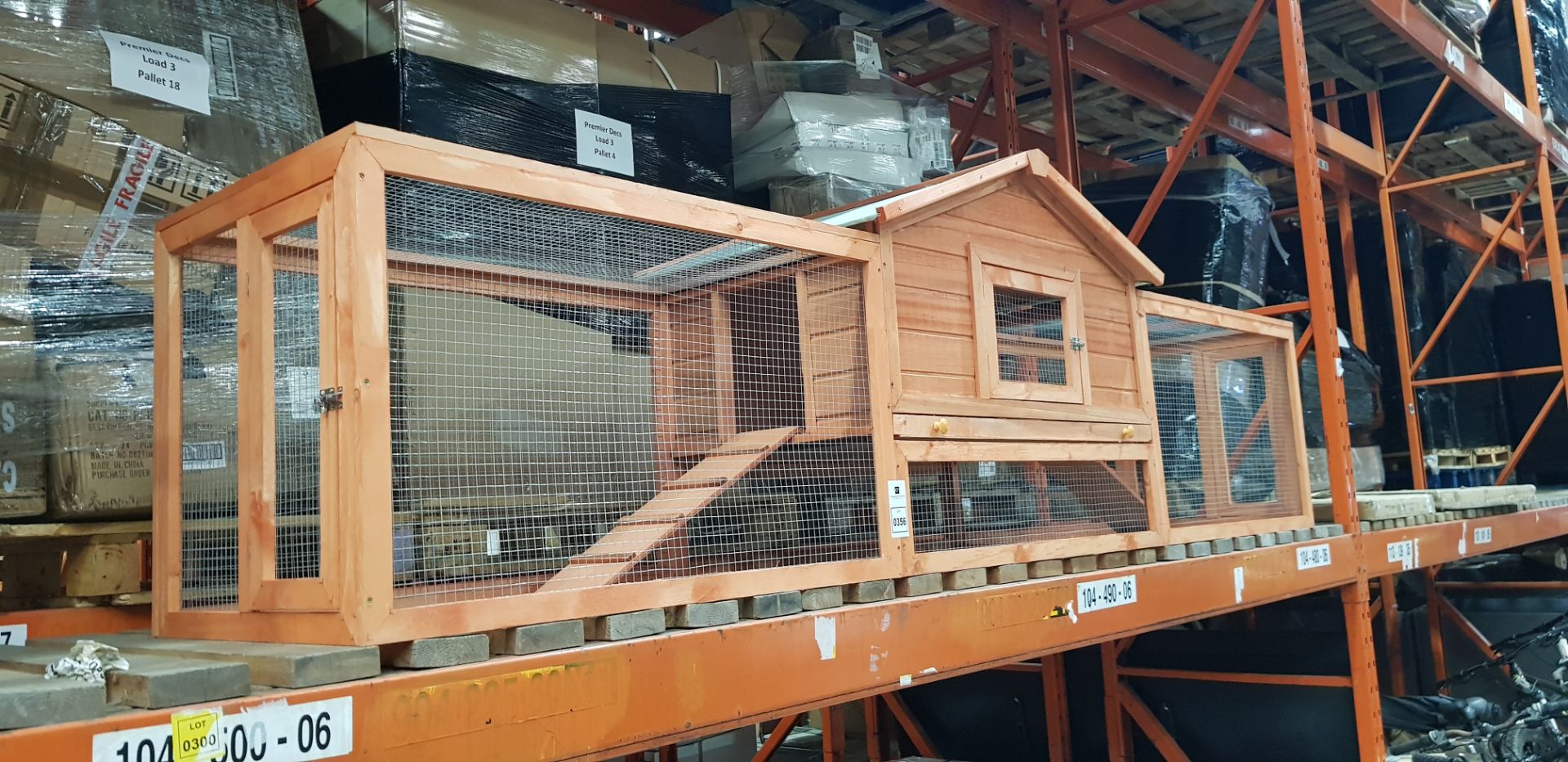 1 X BRAND NEW LARGE RABBIT/CHICKEN HUT SIZE L 310CM H 87CM D 60CM (NOTE: IT IS NOT POSSIBLE TO