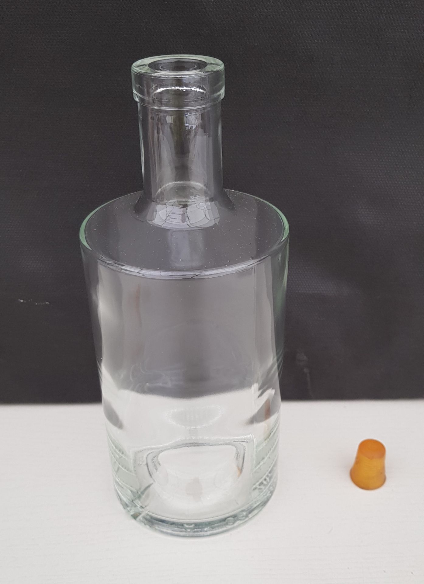 400 X BRAND NEW BRUNI GLASS BELLEVILLE CORK MOUTH GLASS BOTTLES 700ML (HEIGHT 21CM) ON 1 PALLET