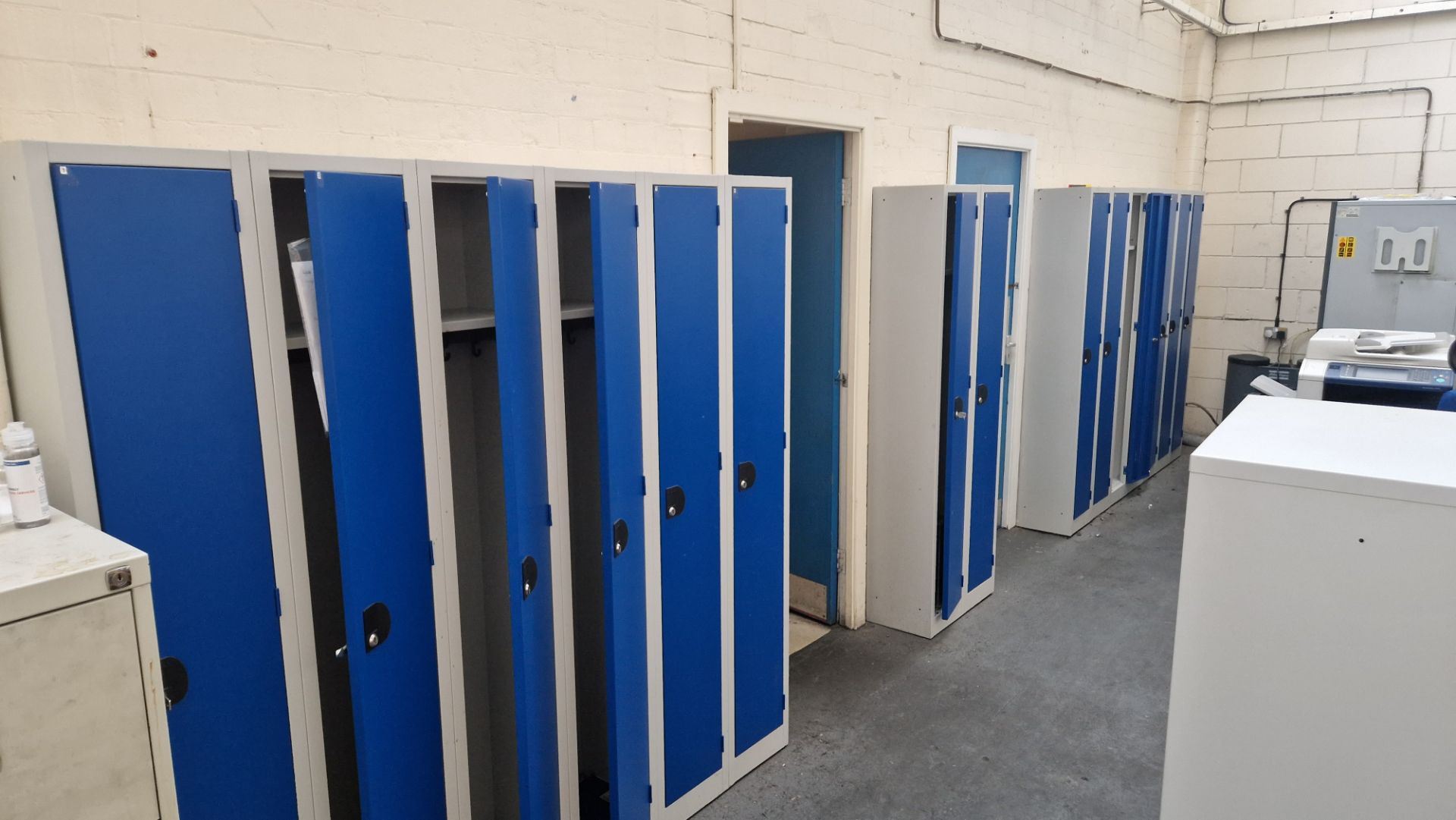 15 METAL LOCKERS WITH KEYS