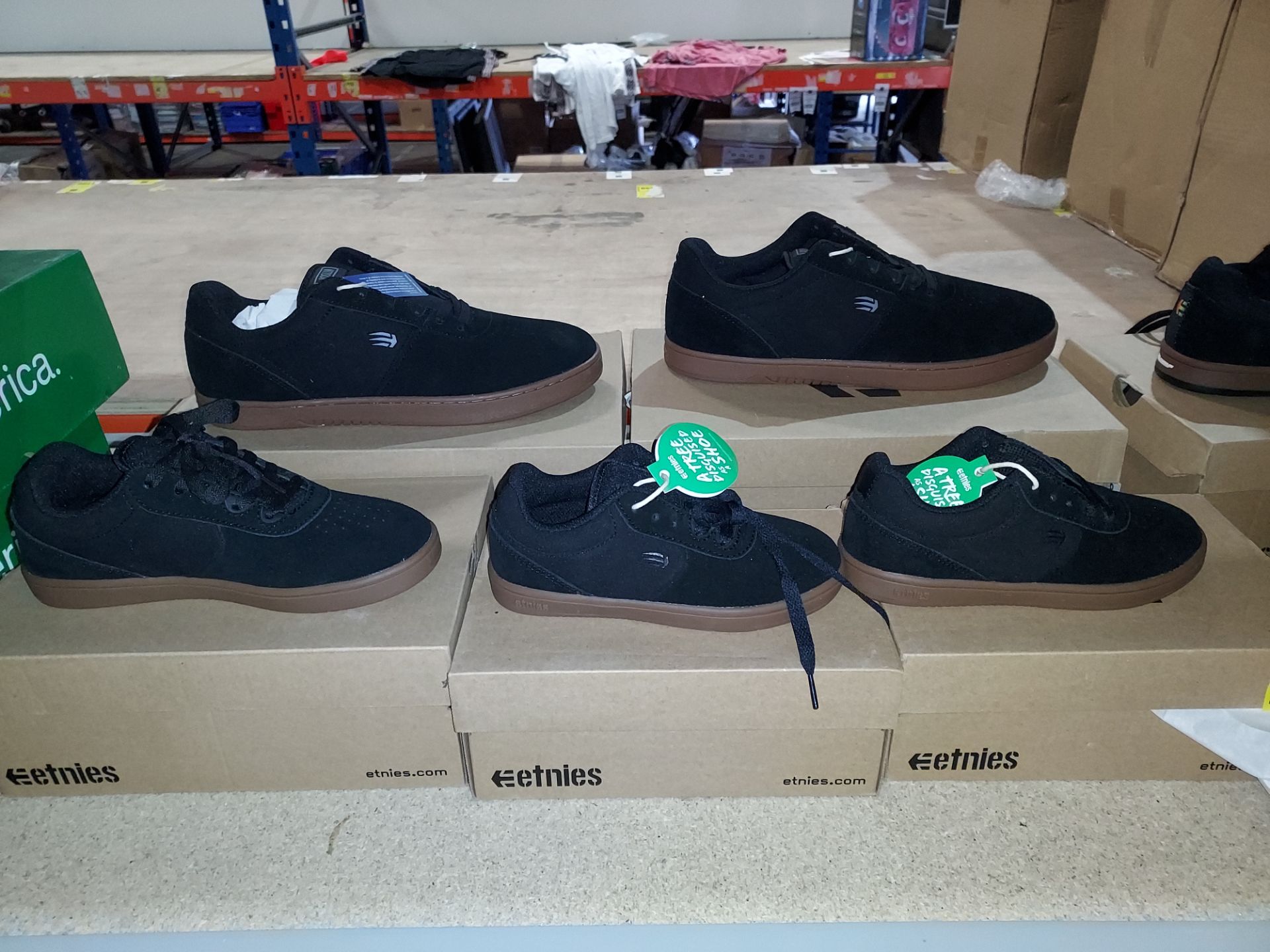 5 X BRAND NEW ETNIES JOSLIN TRAINERS IN BLACK / BROWN 2 X ADULT SIZES( UK 11 / 12 AND 3 X YOUTH