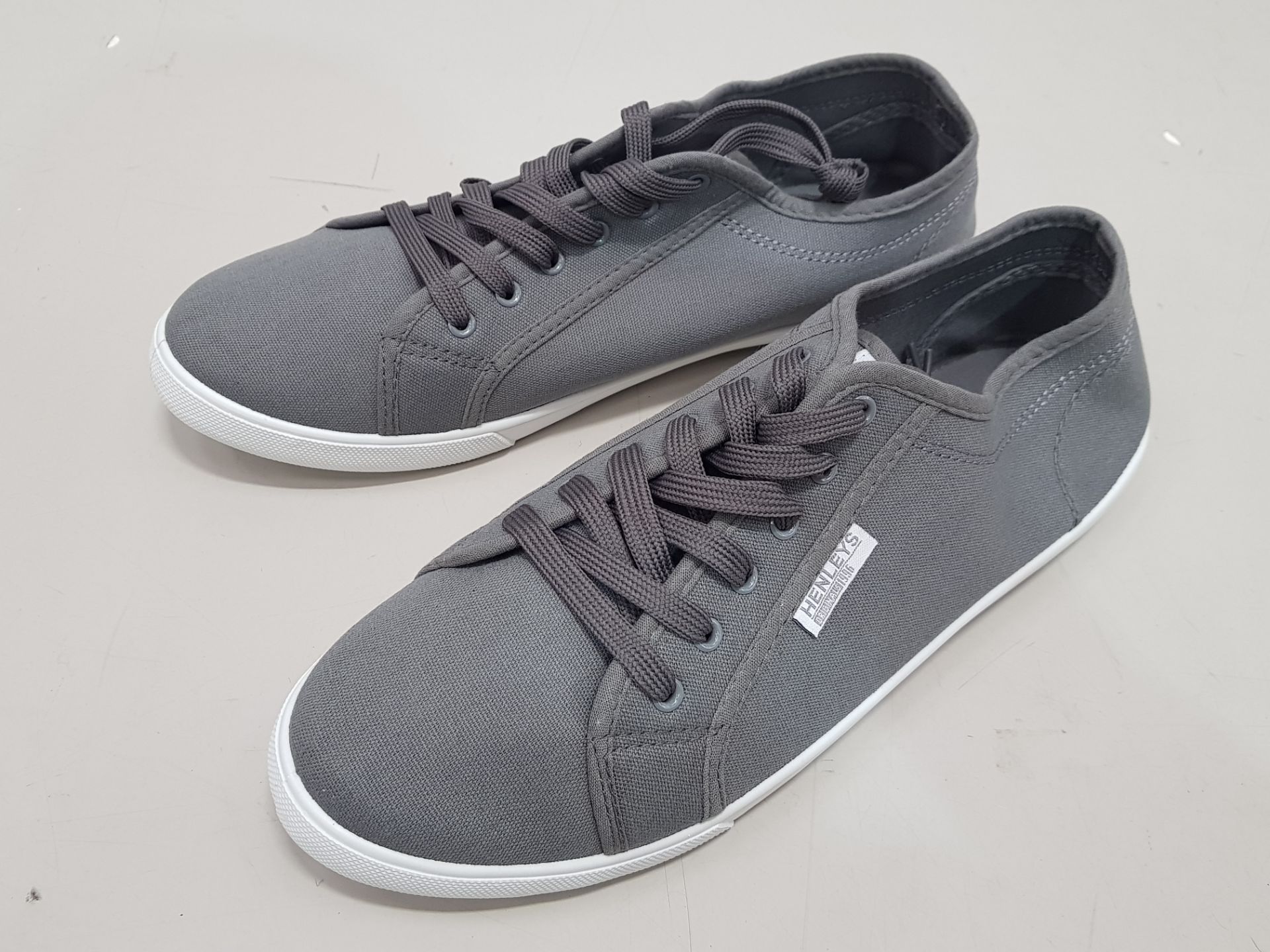 10 X BRAND NEW HENLEYS ORIGINAL CANVAS TRAINERS IN CHARCOAL GREY - ALL IN SIZE UK 7 - RRP £ 24.