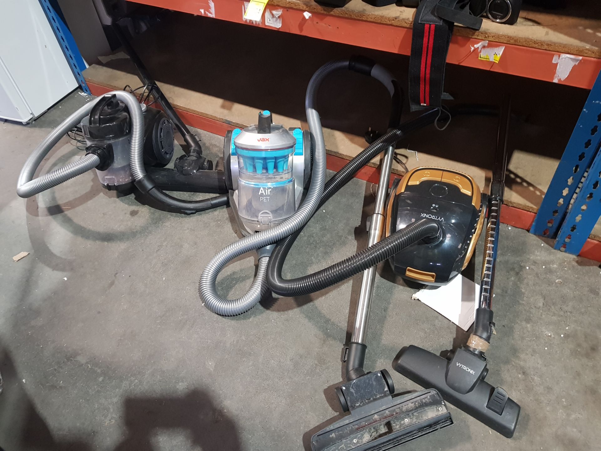 3 PIECE VACUUM LOT CONTAINING VAX AIR PET HEPA VACUUM / VUTRONIX VACUUM / UNBRANDED VACUUM