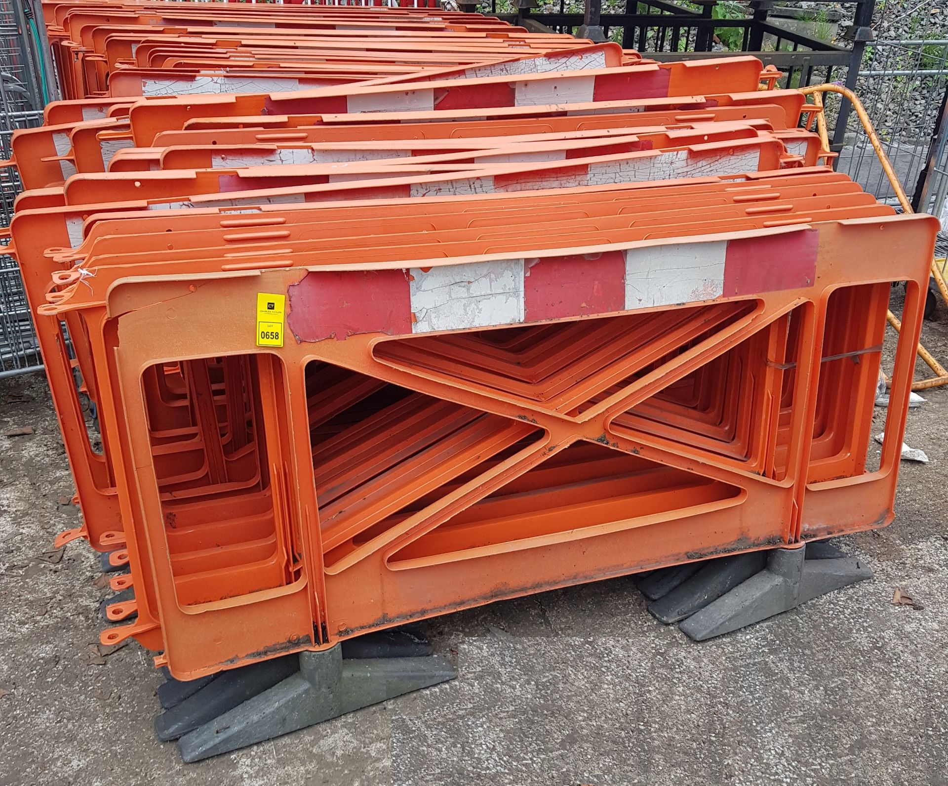 42 X USED ROAD/ PEDESTRIAN PLASTIC BARRIER SIZE 2M LONG X 1M HIGH