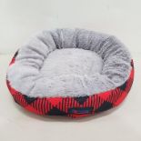 29 X BRAND NEW PET BED IN CHECKERED RED AND BLACK COLOUR - FLUFFY GREY TOP ( 25 X 15 X 24 CM ) -