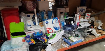 200 PIECE MIXED LOT CONTAINING BRITA WATER FILTER JUG , STEAM CLEANER , MOTION SENSITVE BIN , LAVA