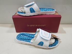 14 X BRAND NEW DUNLOP ADJUSTABLE STRAP MEMORY FOAM SLIDERS IN WHITE/BLUE IN MIXED SIZES TO INCLUDE