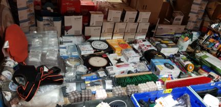 200 PIECE MIX LOT CONTAINING ELECTRIC PAINT SPRAYER ELITE , RTC1000 RAPID DIGITAL TYRE INFLATOR ,