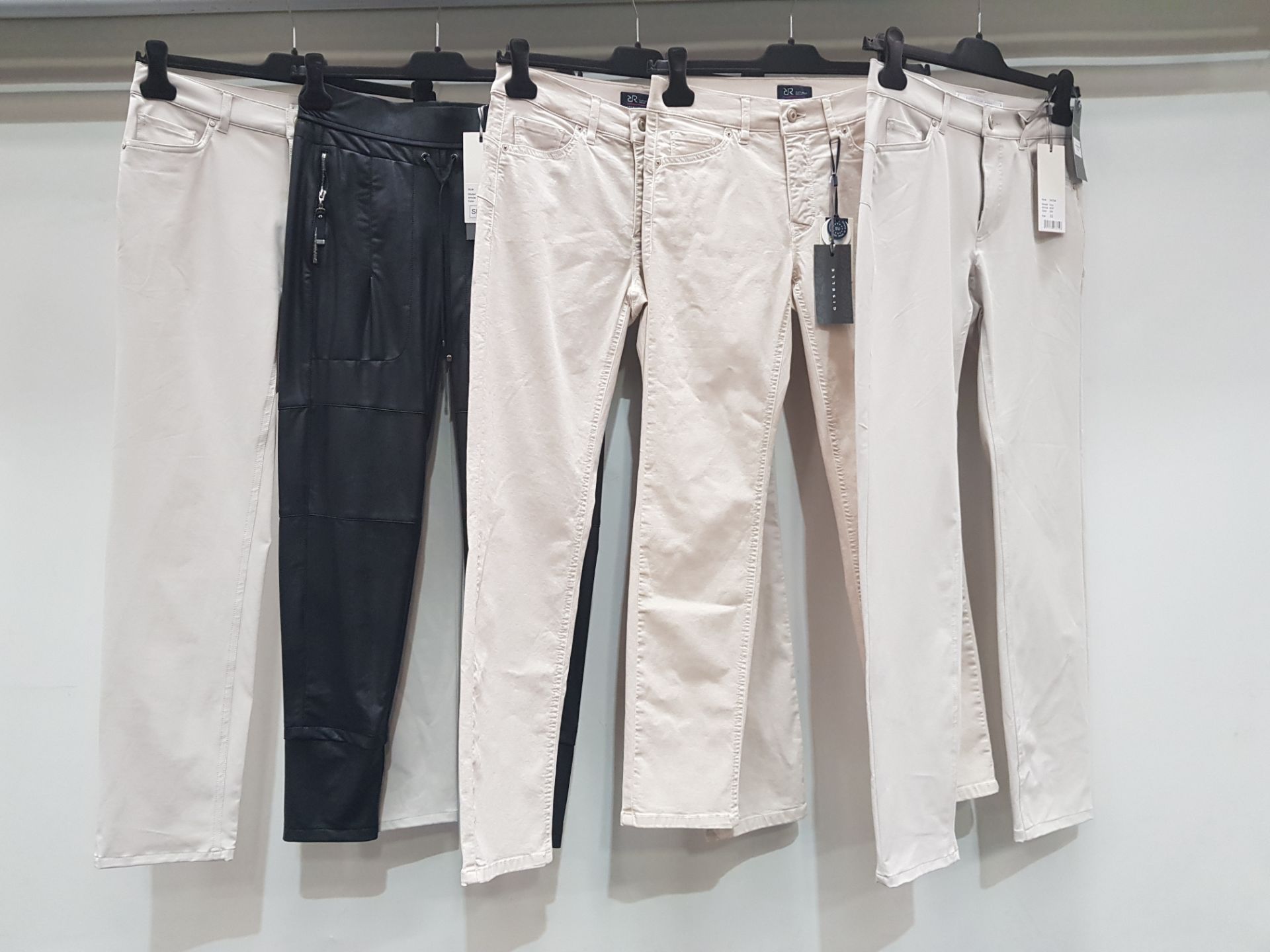 5 PIECE MIXED BRAND NEW PANTS LOT CONTAINING 5 X RAFFAELLO ROSSI PANTS IN VARIOUS SIZES