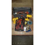 FULL BOX OF VARIOUS HAND TOOLS TO INCLUDE SPANNERS / SCREWDRIVERS / SAWS / MEASURING TAPE / SET OF