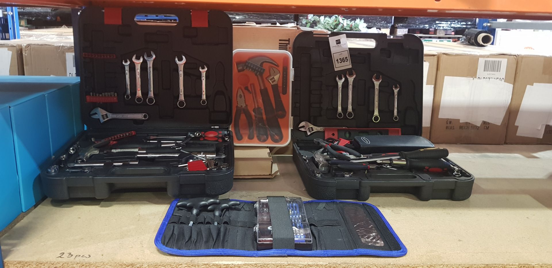 4 X MIXED TOOL SETS TO INCLUDE HAMMERS / SPANNERS / SOCKETS / SCREWDRIVERS / ALLEN KEYS / ETC -