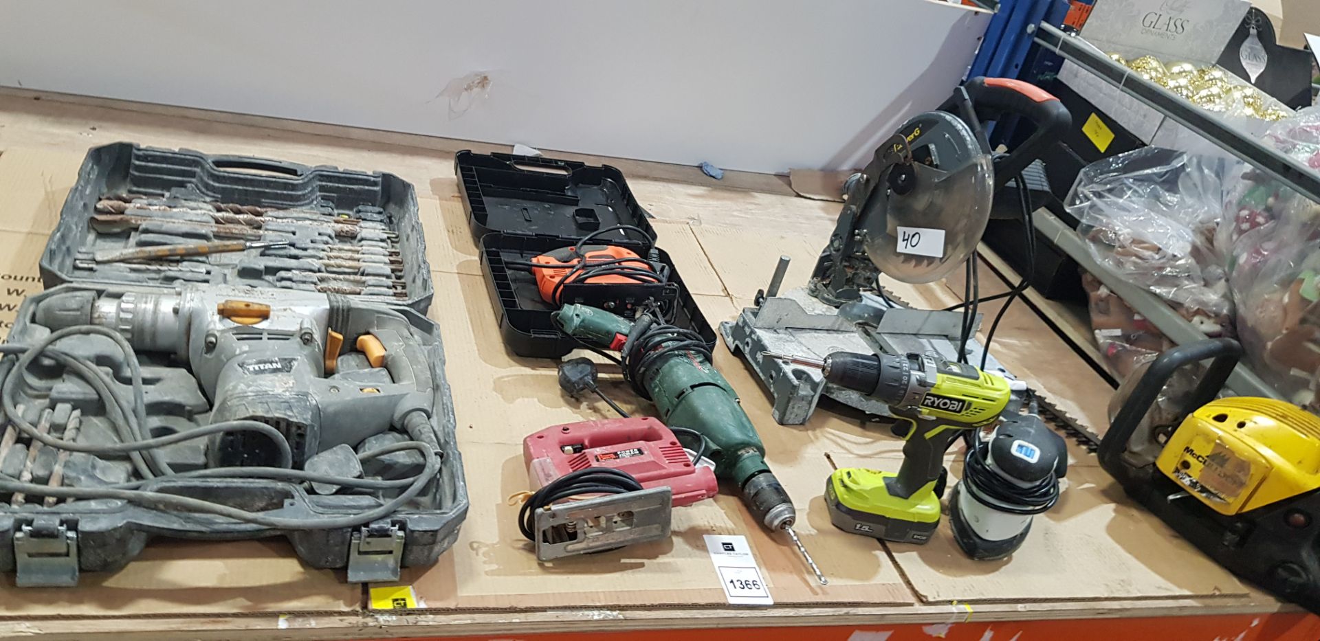 8 PIECE MIXED TOOL LOT CONTAINING MC CULLOCK VIRGINIA ( MH555P) HEDGE TRIMMER / POWER G CHOP SAW /