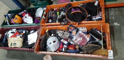 500 PIECE MIXED HALLOWEEN LOT CONTAINING DEVIL DRESS - UP SETS , PUMPKIN CARVING KITS , WITCH'S