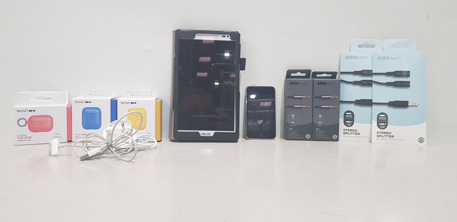 12 PIECE MIXED LOT CONTAINING 1 X ASUS ANDROID VERSION 7 WITH CHARGER 1X IPOD TOUCH 16 GB STEREO