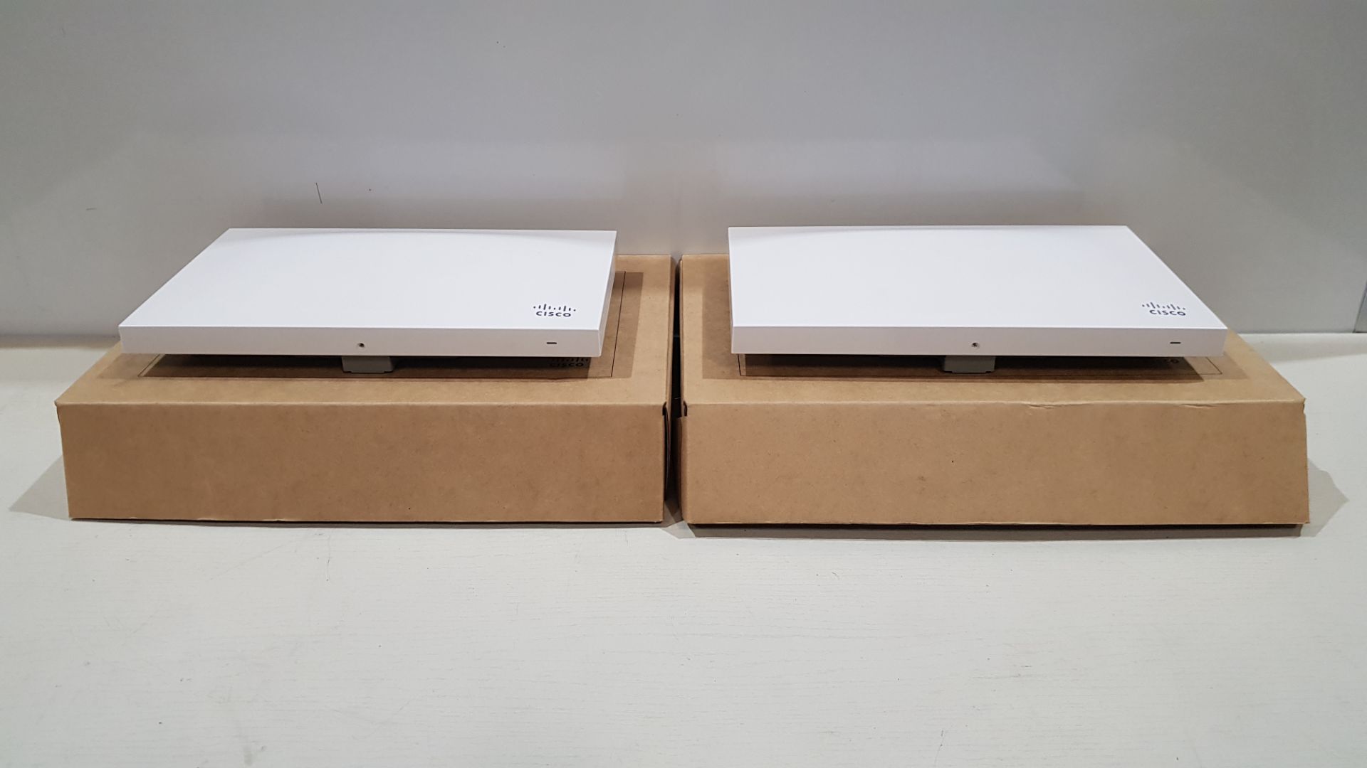 2 X BOXED CISCO MERAKI MR52 ( MODEL : MR52-HW) CLOUD MANAGED WIRELESS ACCESS POINT ) INCLUDES